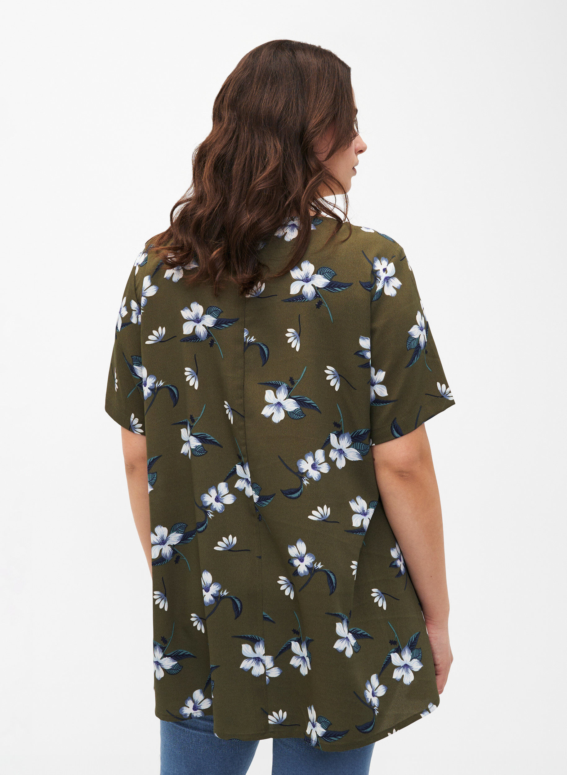 Zizzi FLASH - blus med kort &auml;rm och tryck, Olive Night Flower, Model image number 1