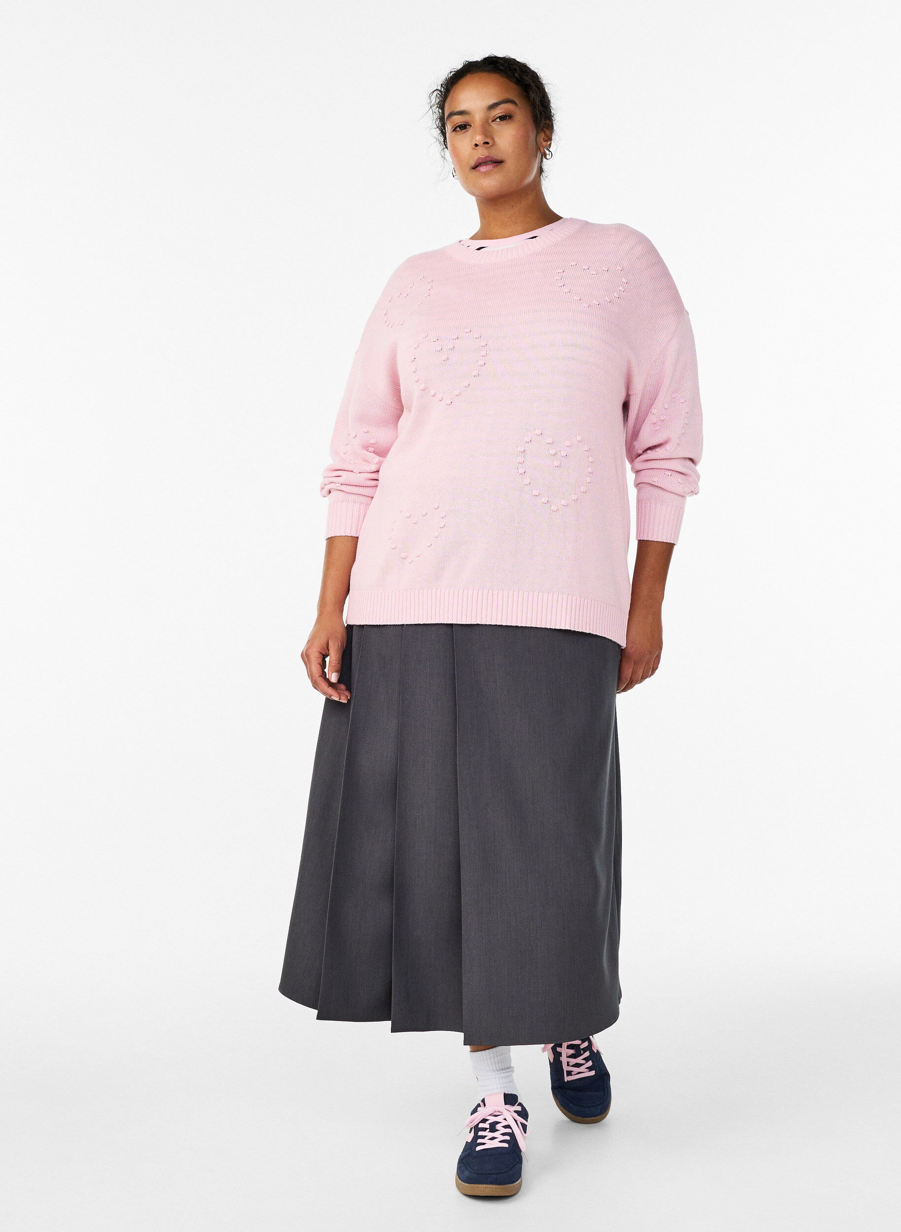 Zizzi L&ouml;sstickad blus med hj&auml;rtm&ouml;nster, Rosa, Model image number 3
