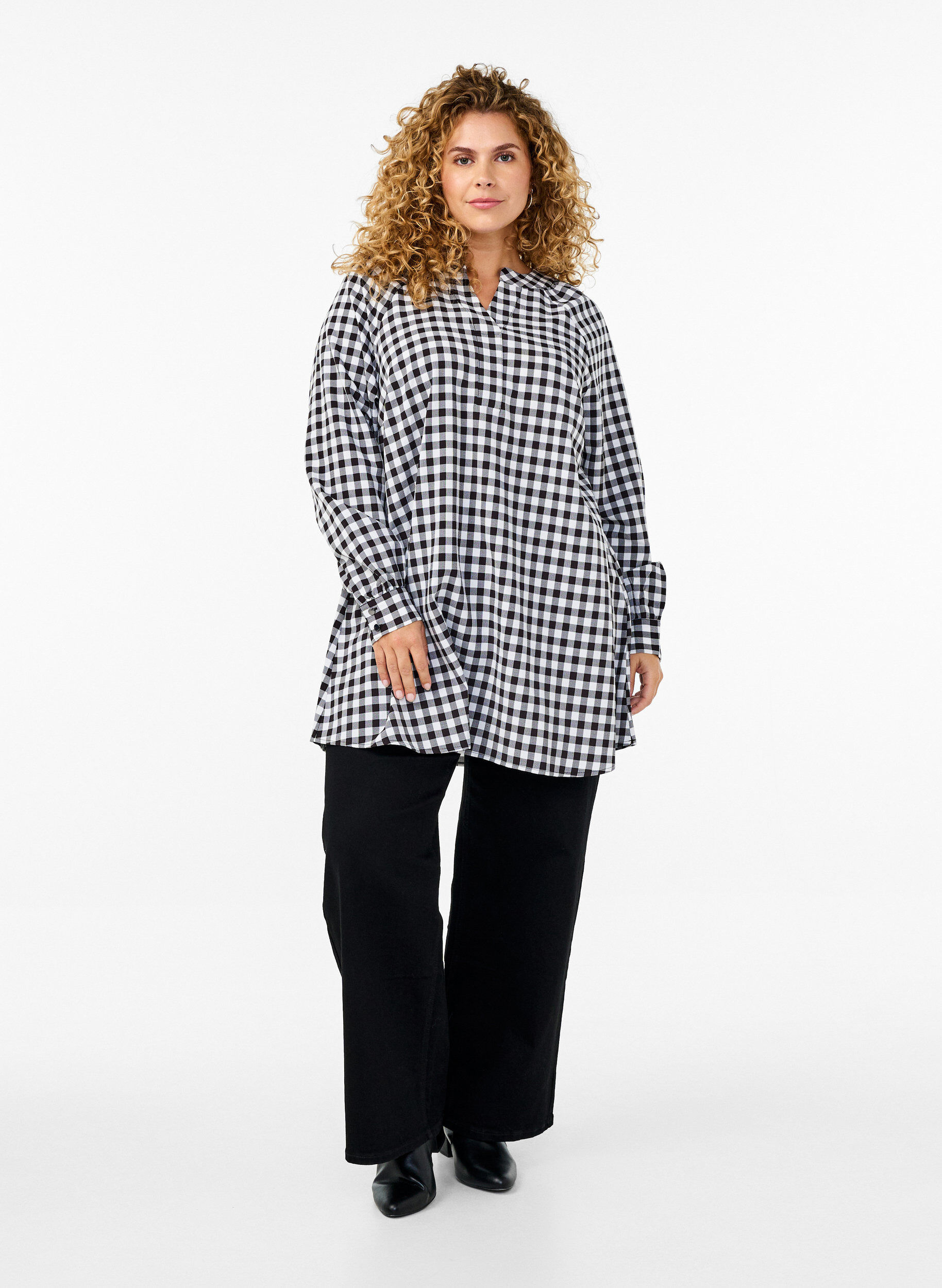 Zizzi Rutig tunika med V-ringning, Black/W. Gingham, Model image number 2