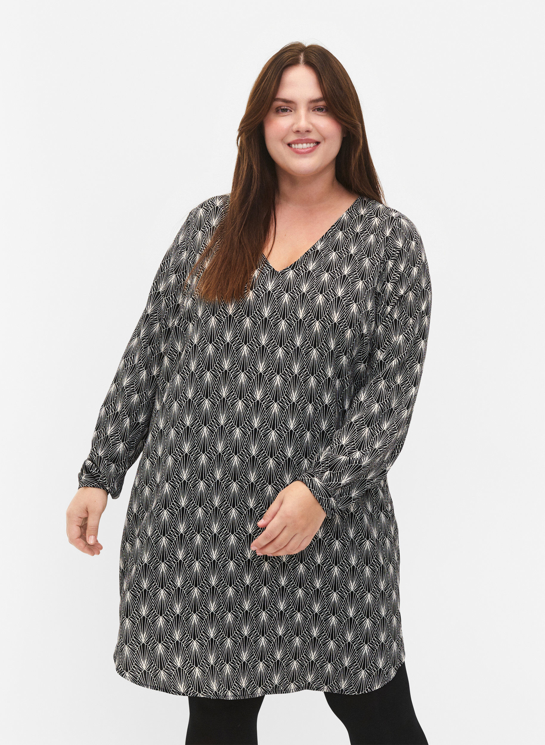 Zizzi Kl&auml;nning med V-ringning och tryck, Birch Graphic AOP, Model image number 0