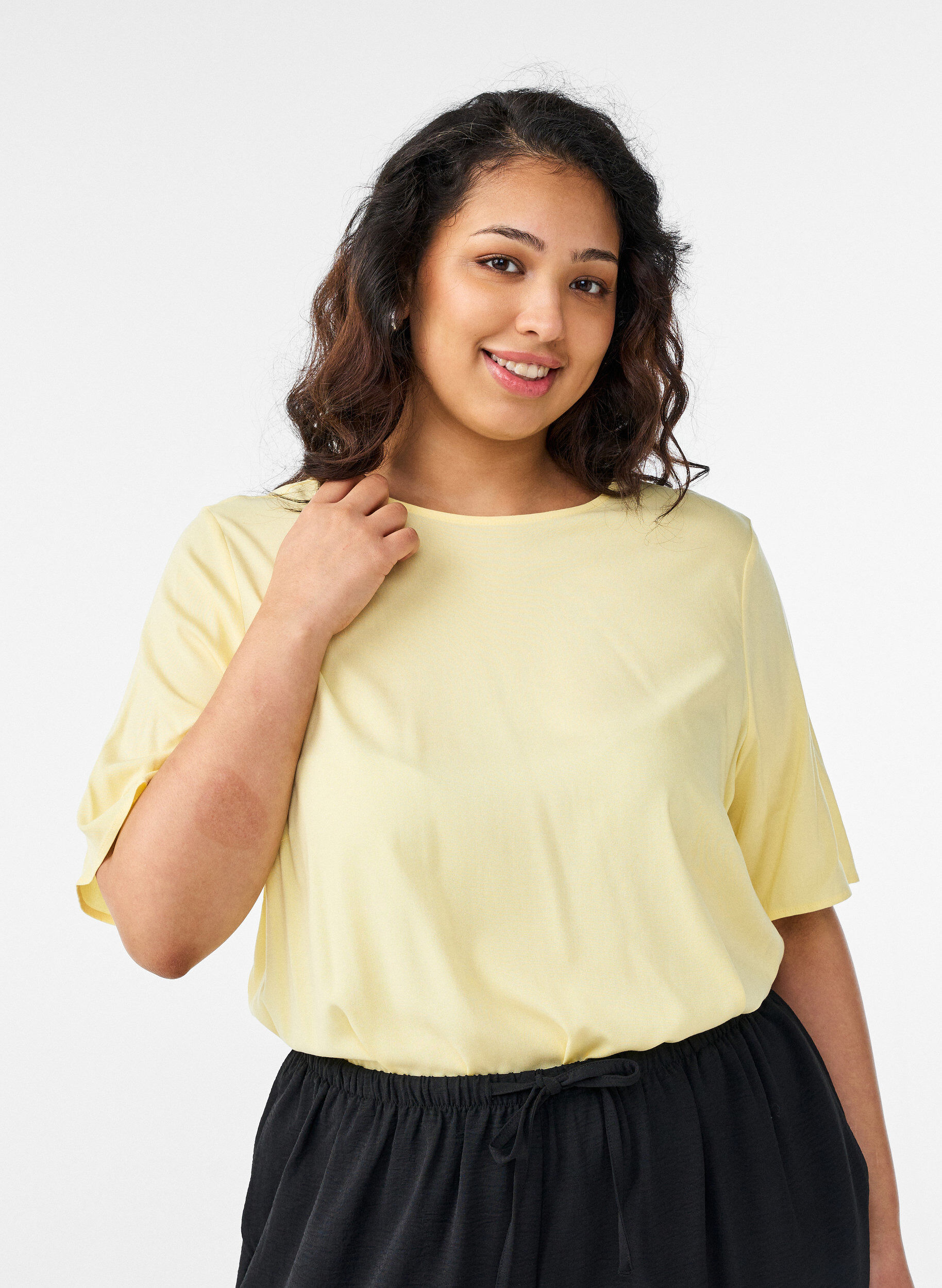 Kort&auml;rmad v&auml;vd blus med rund hals, Gul, Model
