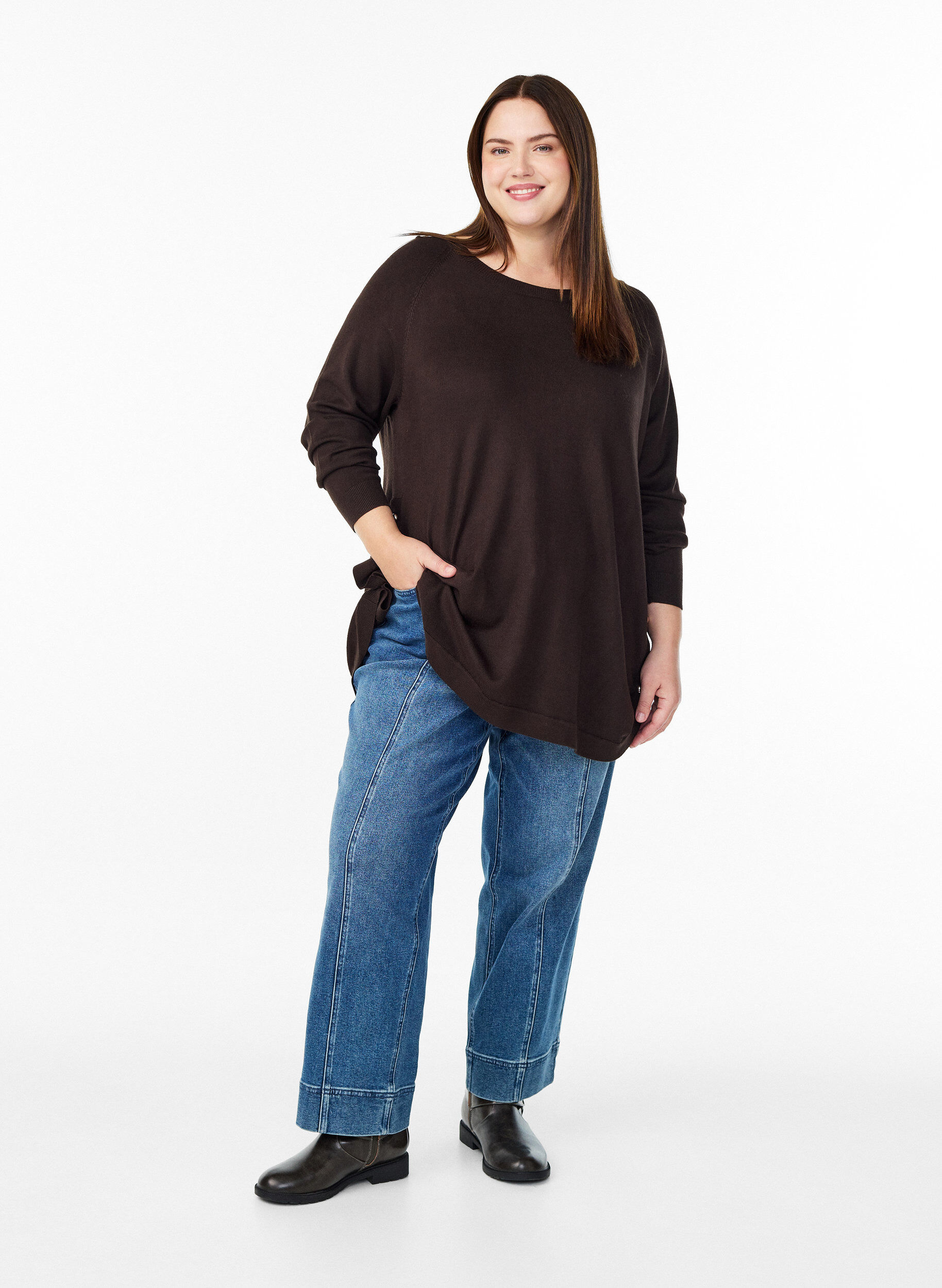 Zizzi Stickad blus med knappar i sidan, Brun, Model image number 1