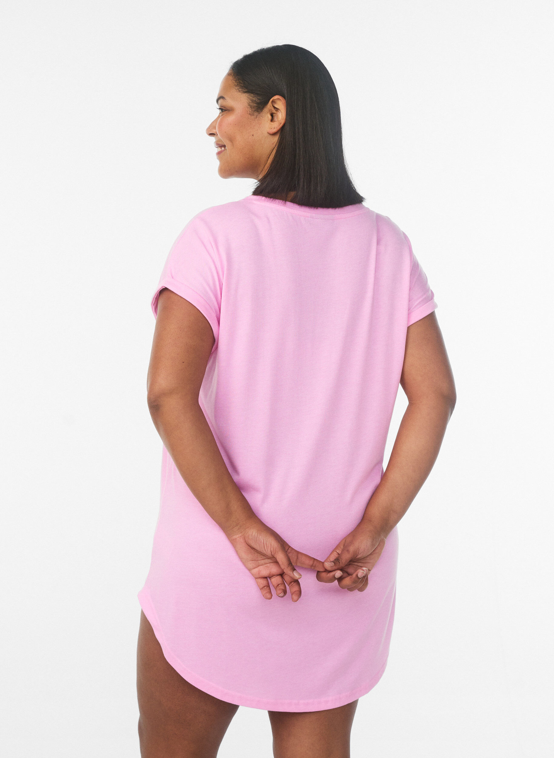 ZizziKort&auml;rmat nattlinne med texttryck, Rosa, Model image number 2