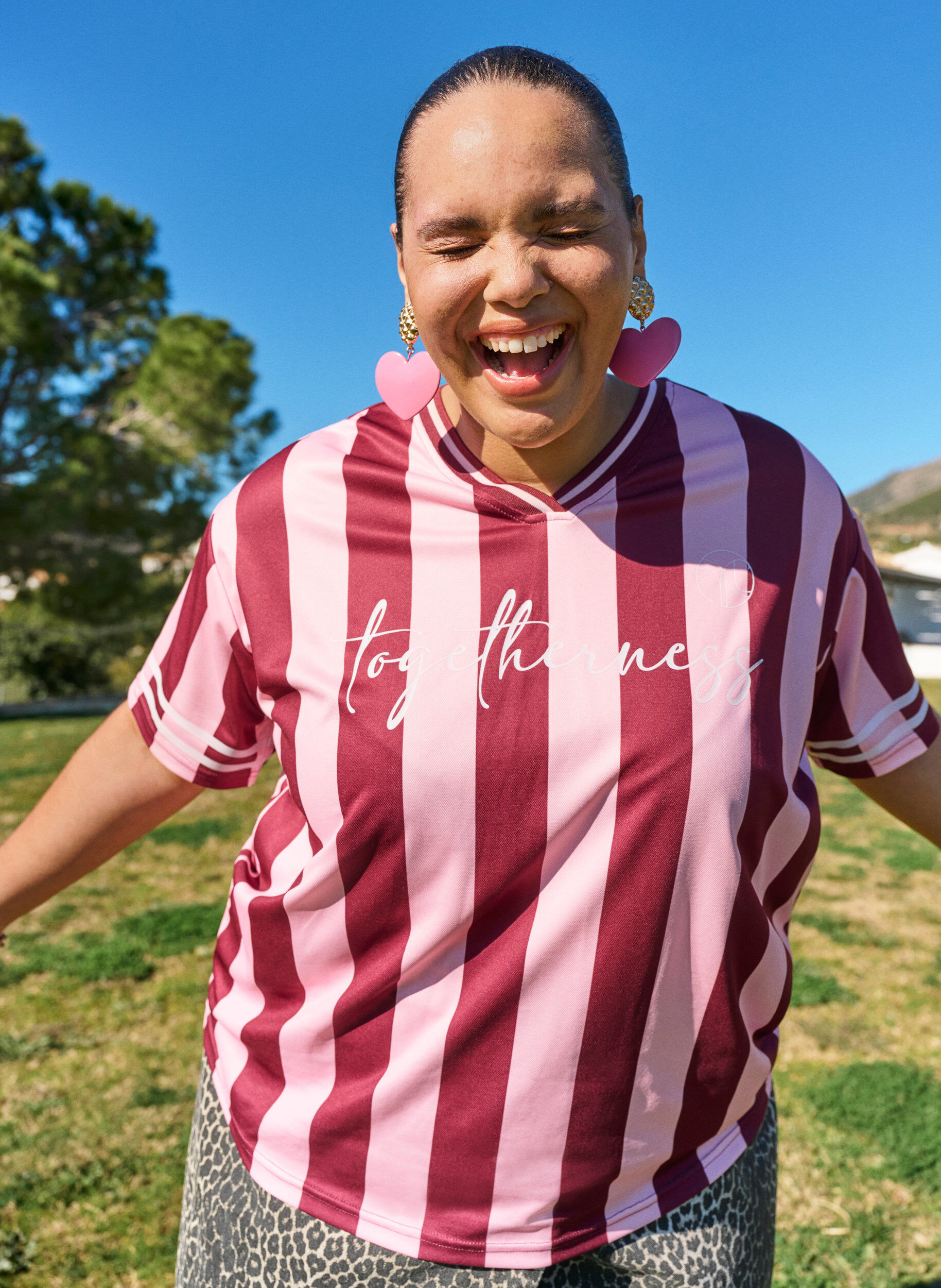 Zizzi Sportig t-shirt med r&auml;nder och texttryck, Rosa, Image image number 0