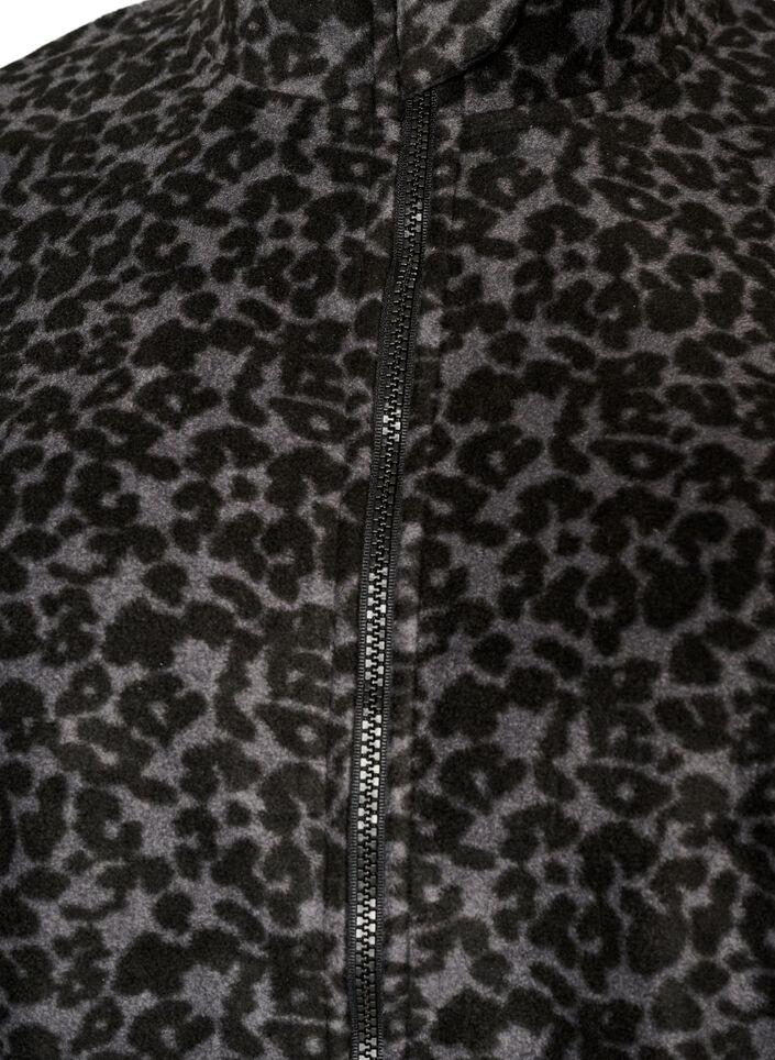 Fleecejacka med leopardm&ouml;nster och h&ouml;g krage, Svart, Packshot image number 2