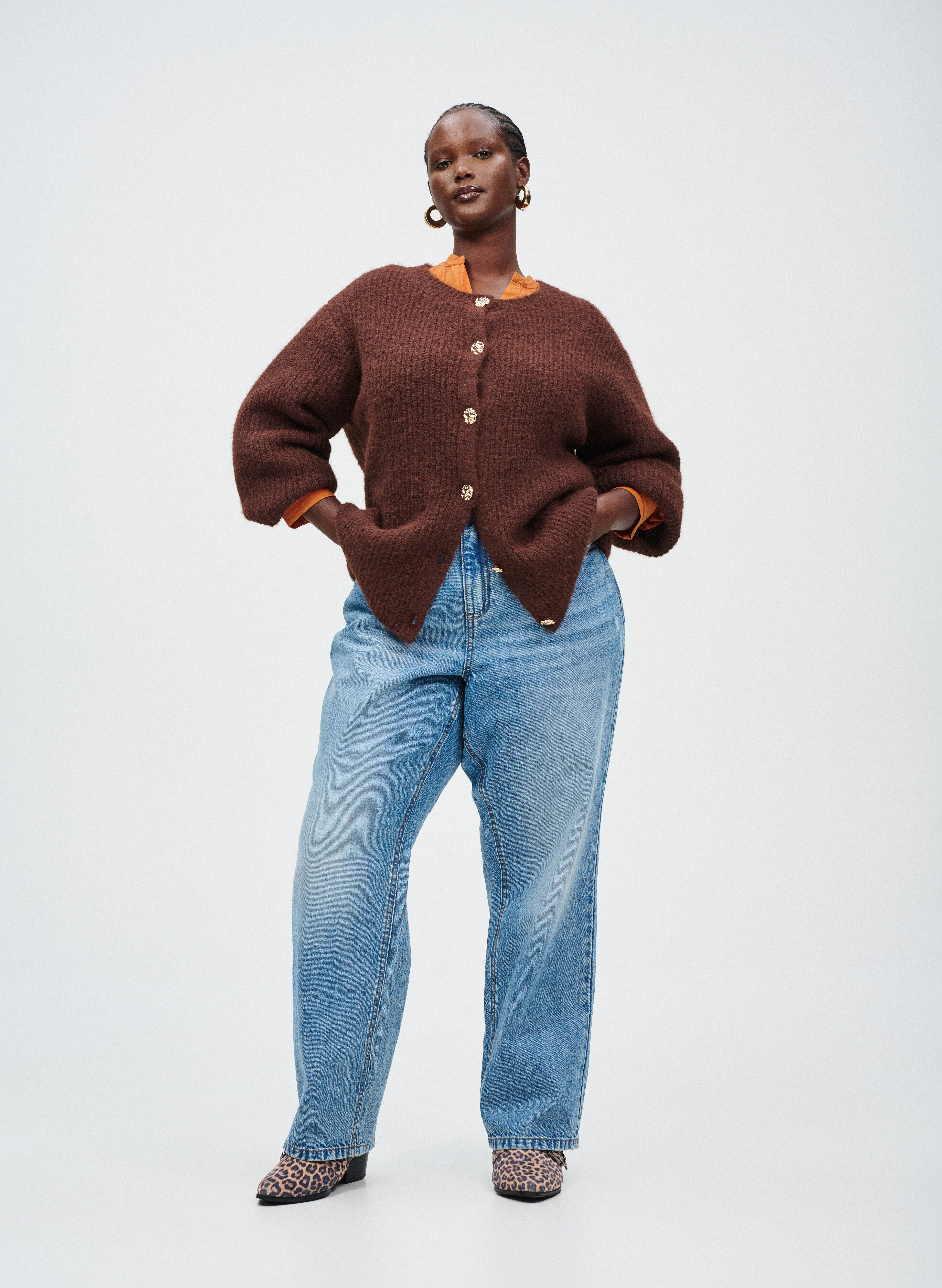 Zizzi Stickad med guldknappar, , Model