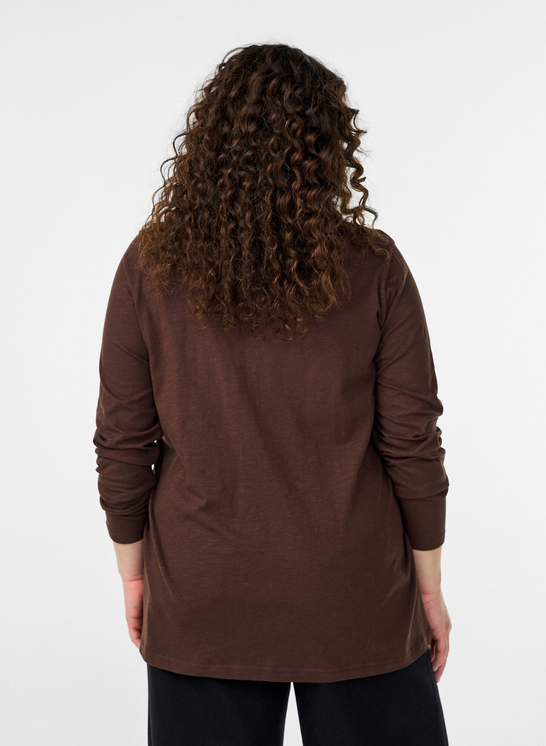 ZizziL&aring;ng&auml;rmad t-shirt med v-ringning och knappar, Brun, Model image number 2