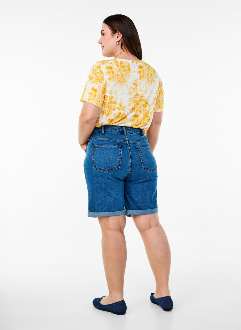 Figurn&auml;ra jeansshorts med h&ouml;g midja, Bl&aring;, Model image number 2