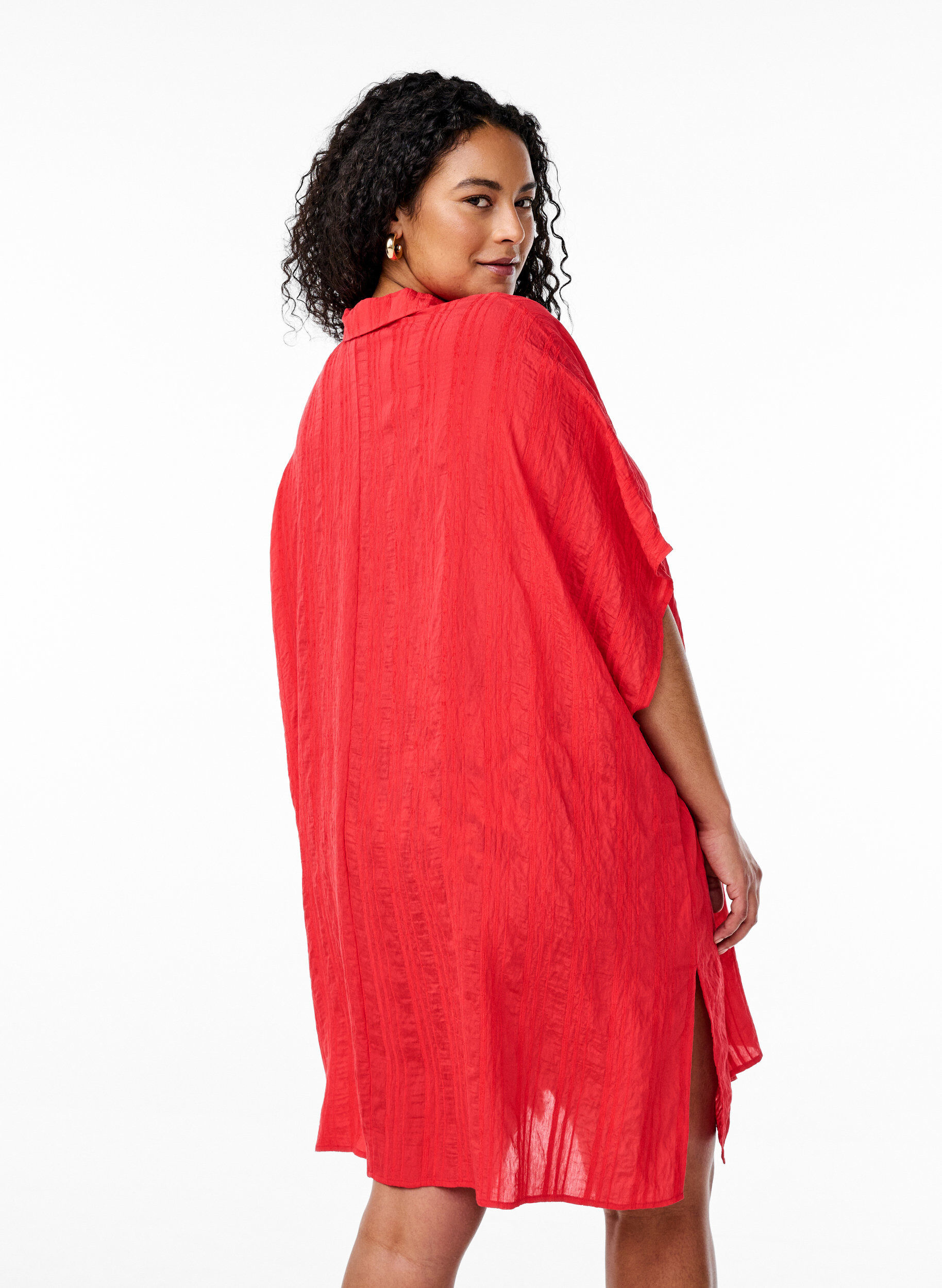 Zizzi Strandkaftan med krage och knappst&auml;ngning, R&ouml;d, Model image number 2