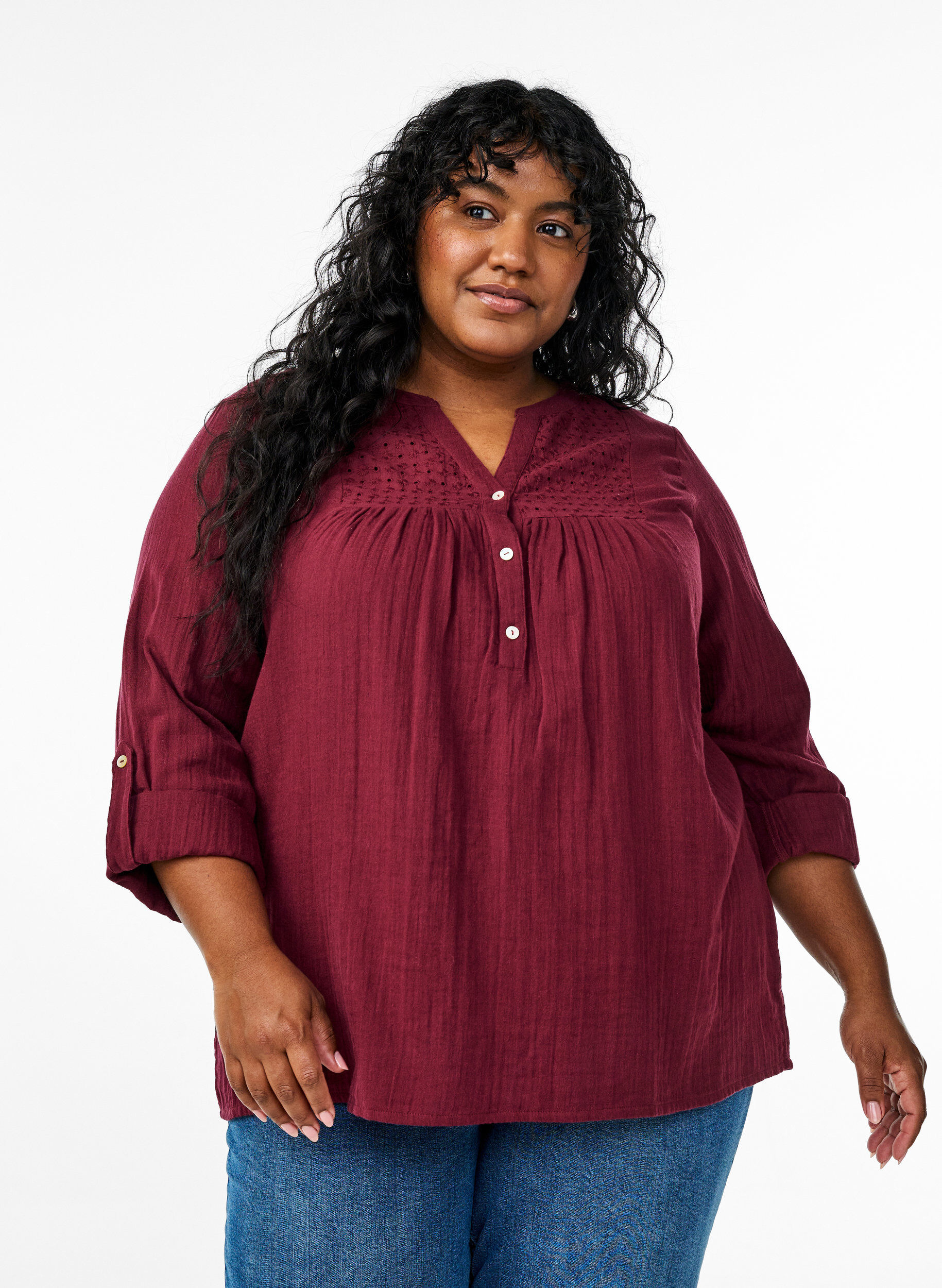ZizziBlus i bomullsmuslin med broderie anglaise, M&ouml;rk Bordeaux, Model image number 0