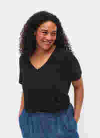 Kortärmad t-shirt med v-hals, Black, Model