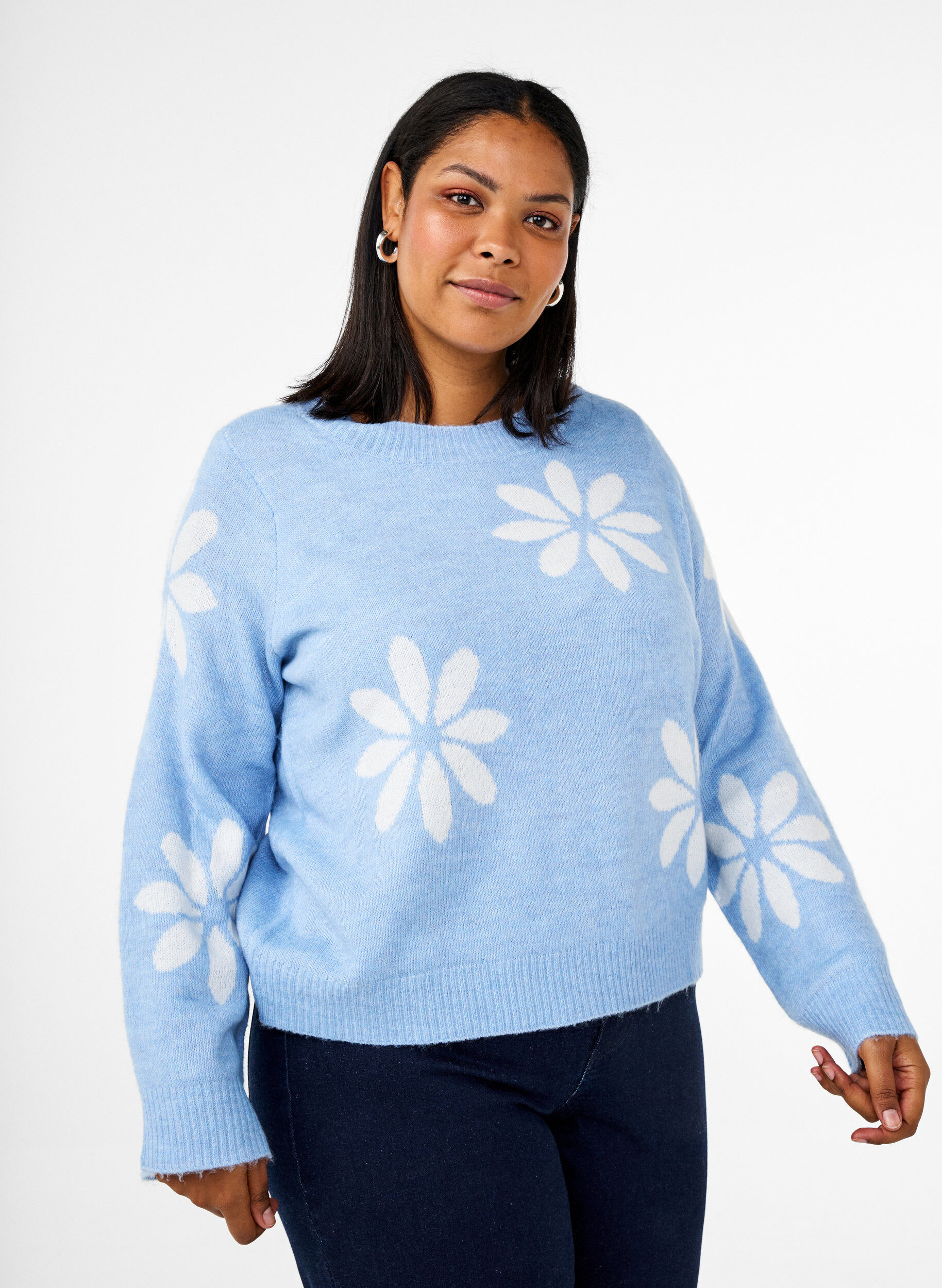 Zizzi Stickad blus med blommor, Della R. Blue Comb, Model image number 0