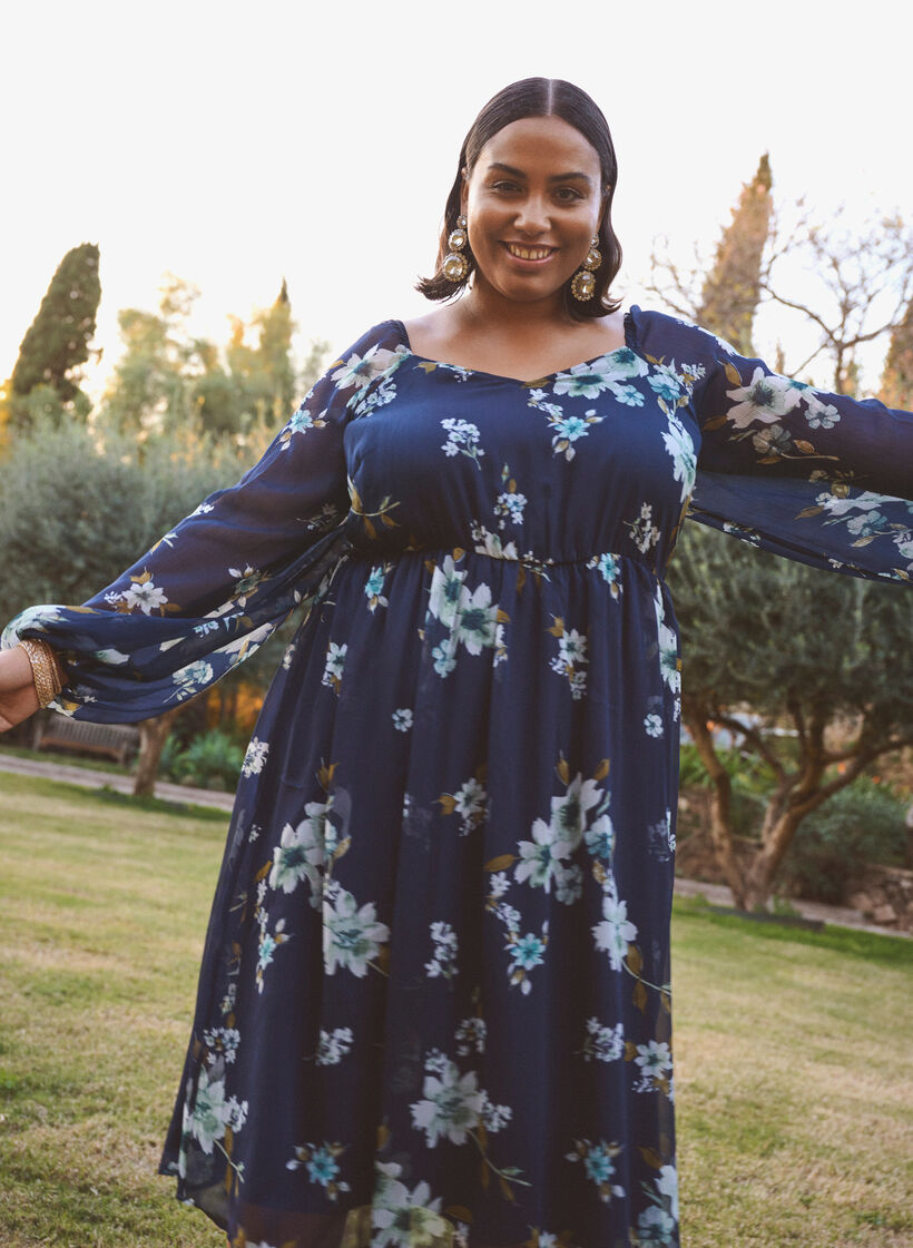 Festklänning i chiffong med långa ärmar, Blå, Image image number 0