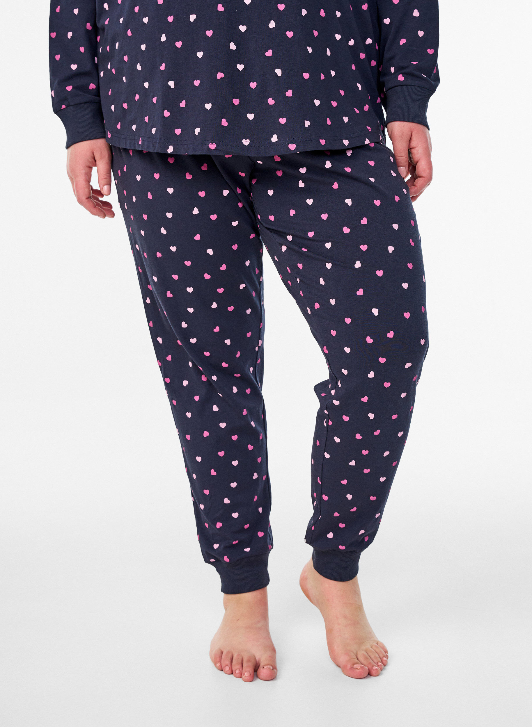 Zizzi M&ouml;nstrade pyjamasbyxor, Bl&aring;, Model image number 2