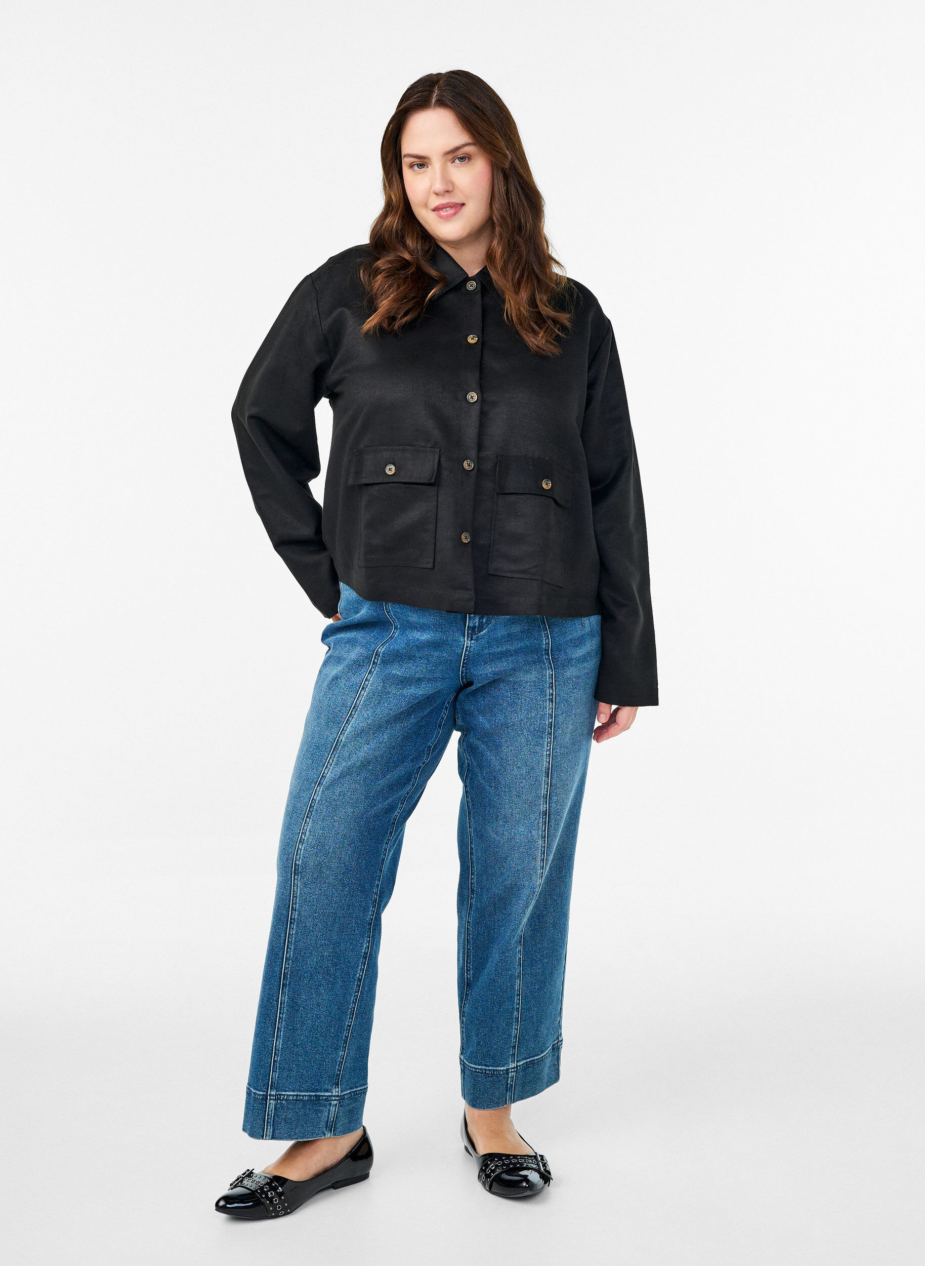 Zizzi Kort jacka i mockaimitation med fickor, Svart, Model image number 1