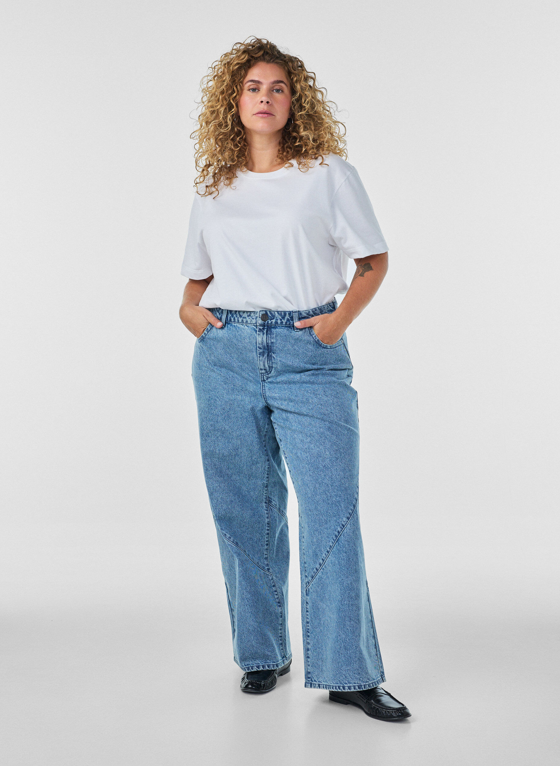 ZizziJeans med bred passform och s&ouml;mdetaljer, Bl&aring;, Model image number 0