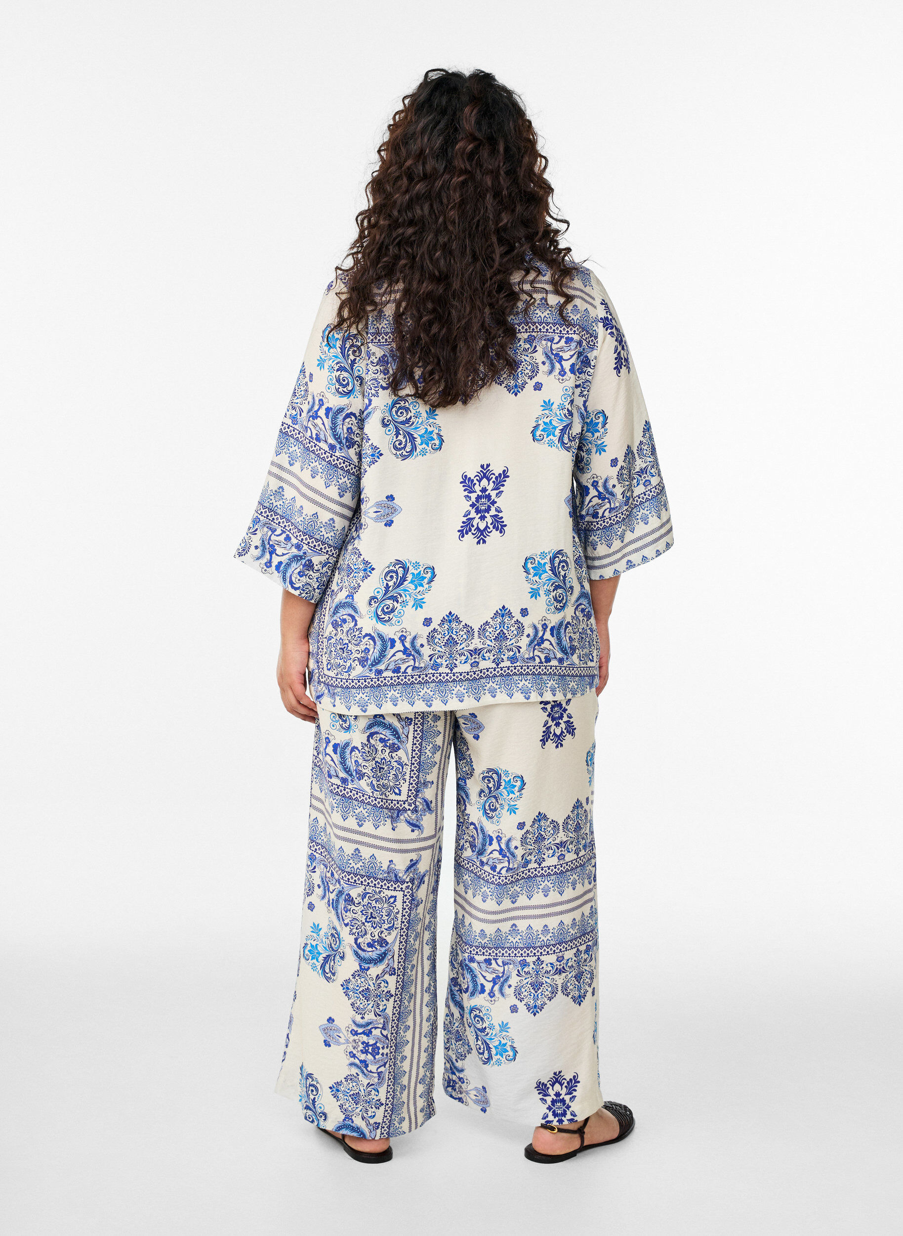 Zizzi M&ouml;nstrade byxor med vida ben, 9991, Model image number 2