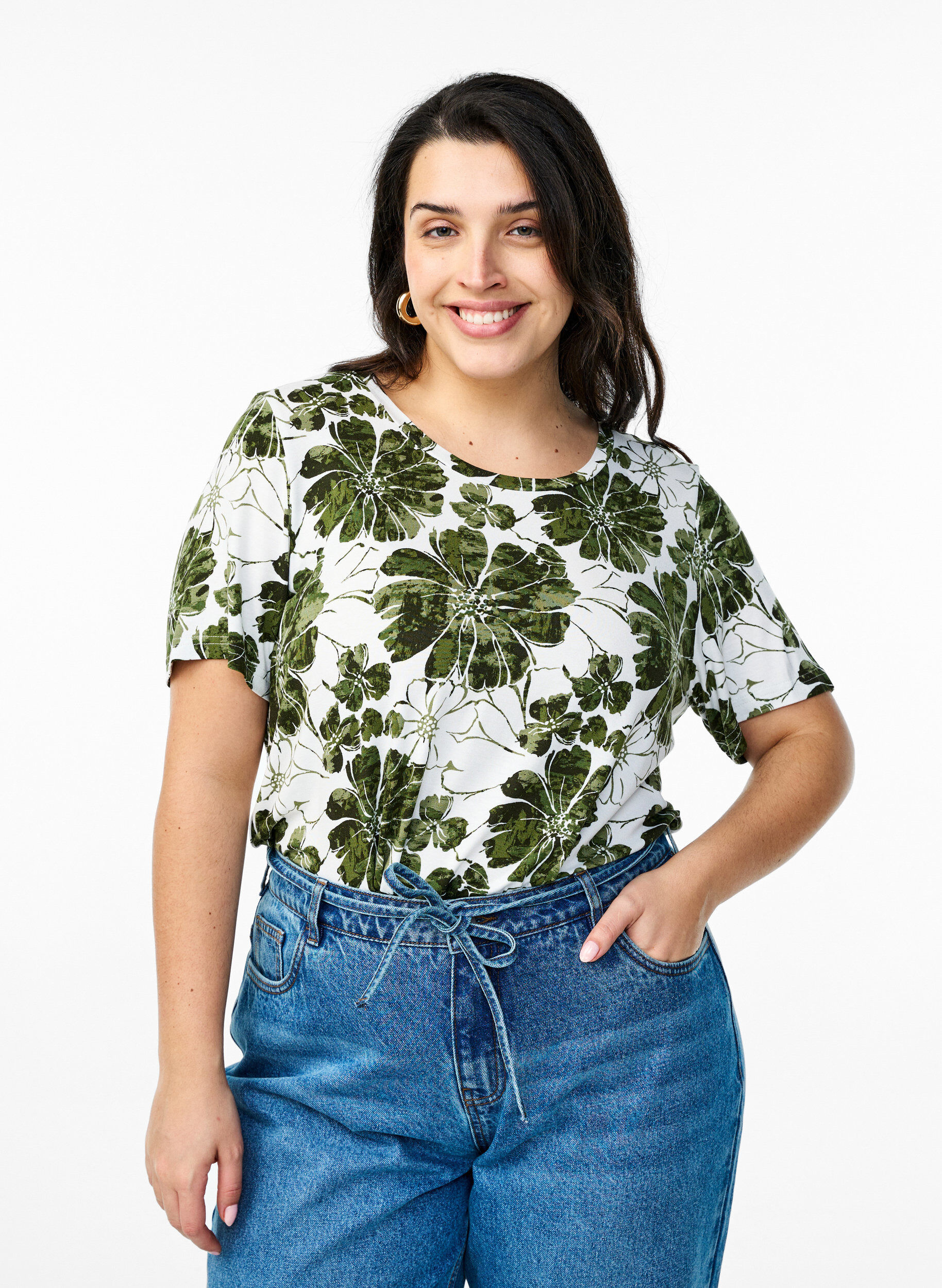 Zizzi T-shirt med blommigt tryck, Gr&ouml;n, Model image number 0