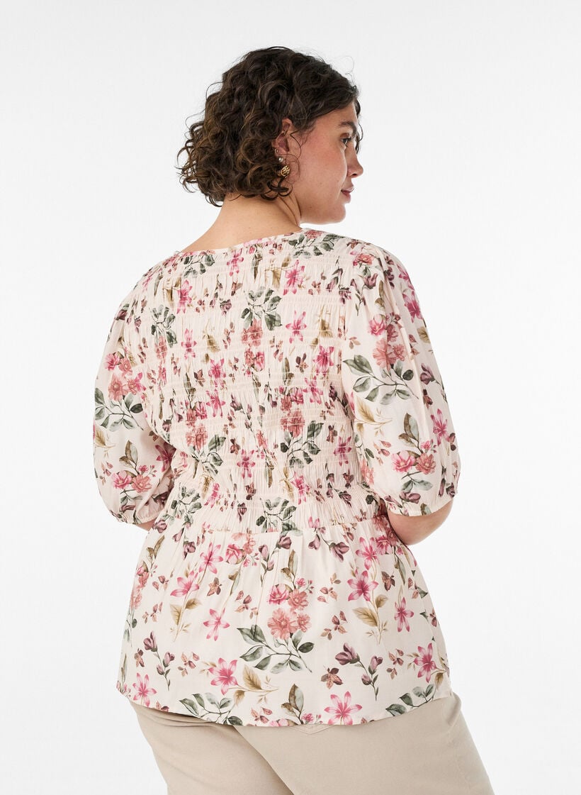 Blus i viskos med smock och peplumeffekt, Vanilla, Model image number 2