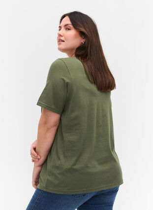 T-shirt i ekologisk bomull med v-ringning, Thyme, Model image number 1