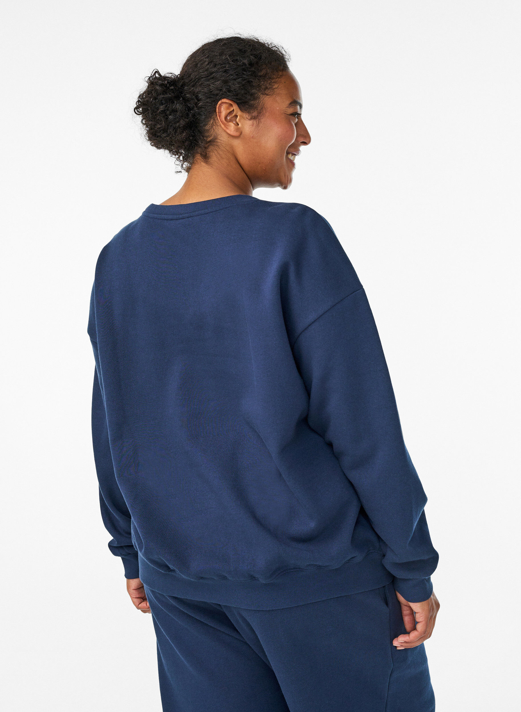 Zizzi Sweatshirt med texttryck, Bl&aring;, Model image number 2