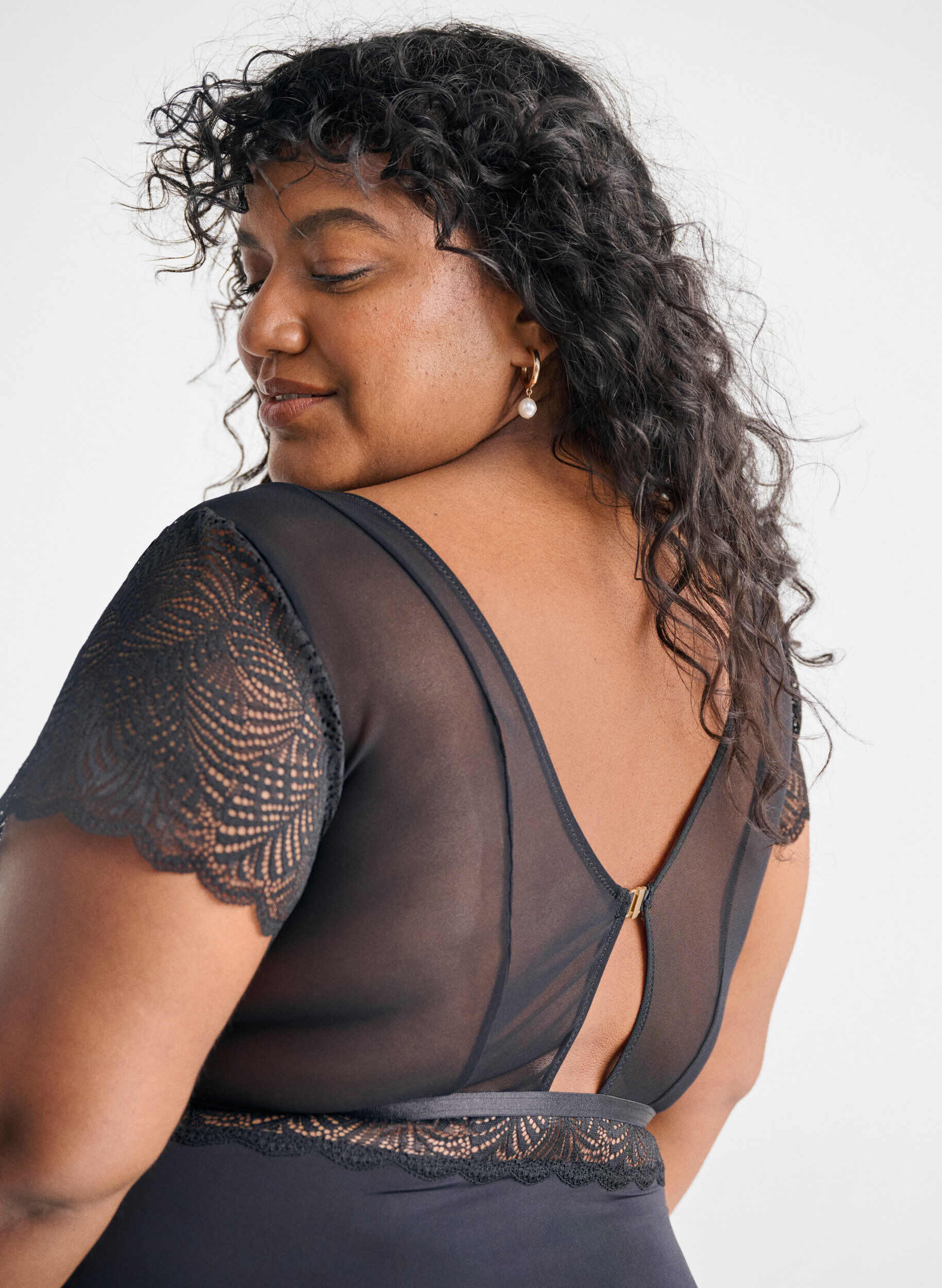 Zizzi Body med spets och korta &auml;rmar, Svart, Image image number 0