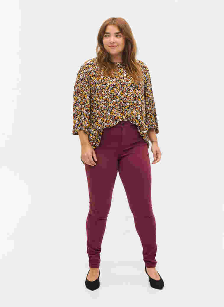 Super slim Amy jeans med hög midja, Port Royal, Model