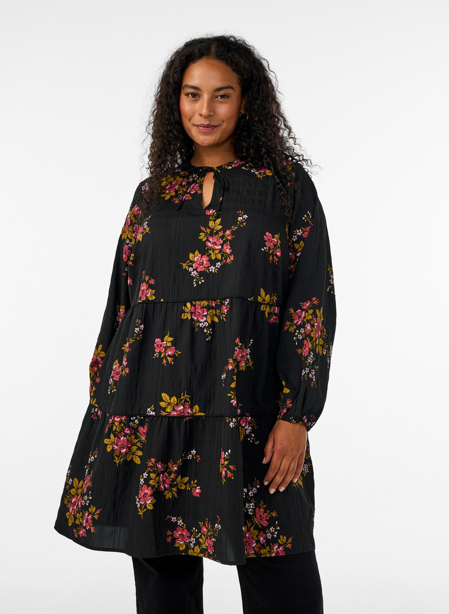 ZizziKl&auml;nning med blommigt tryck och knytning, Svart, Model image number 0