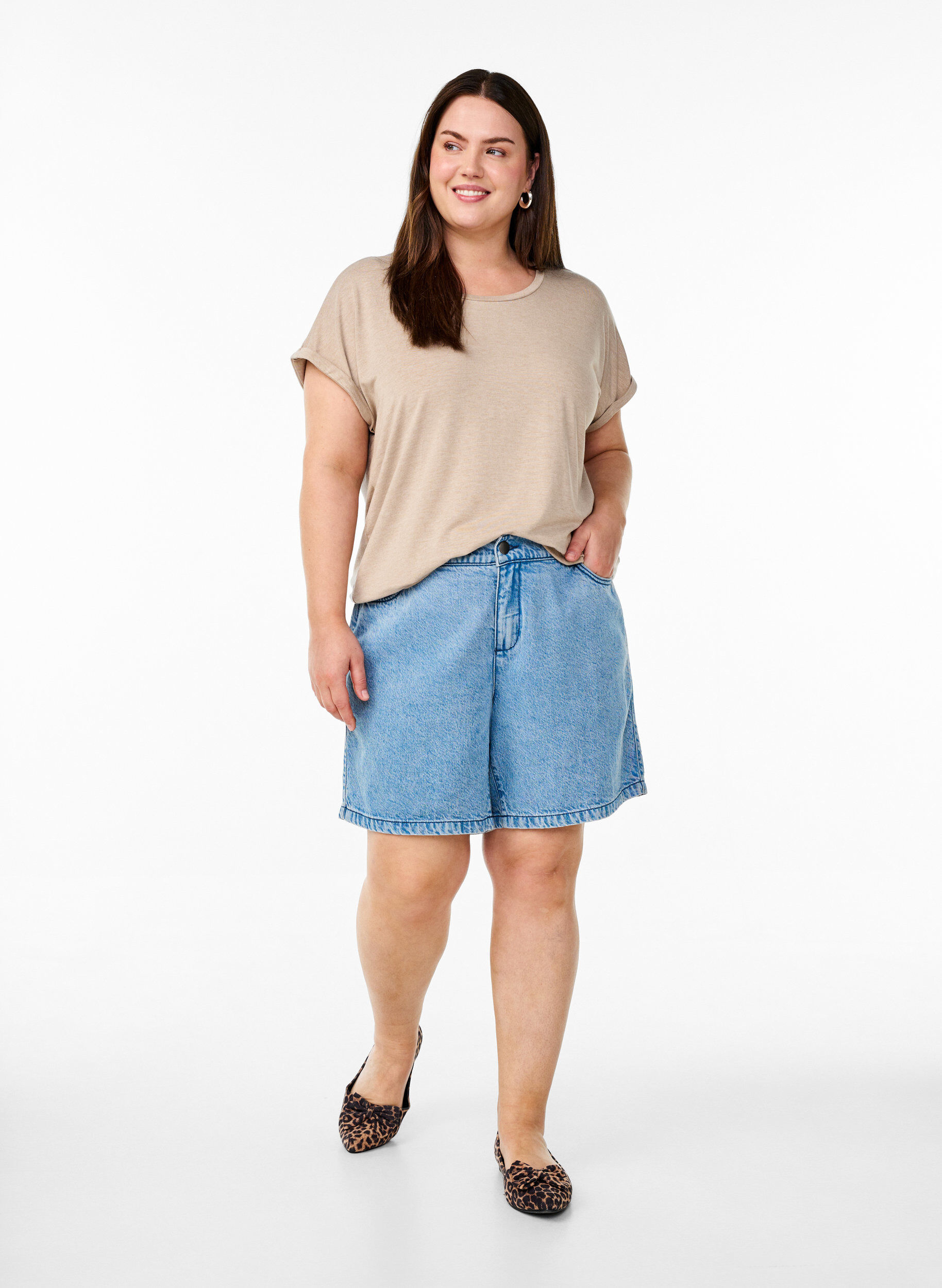 Zizzi L&ouml;s t-shirt med rund halsringning, Brun, Model image number 1