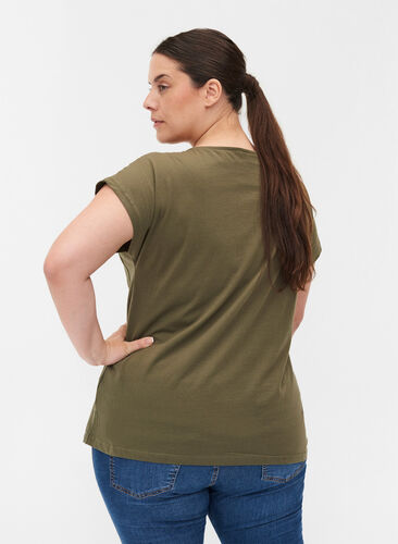 T-shirt med bröstficka i ekologisk bomull, Ivy Green, Model image number 1