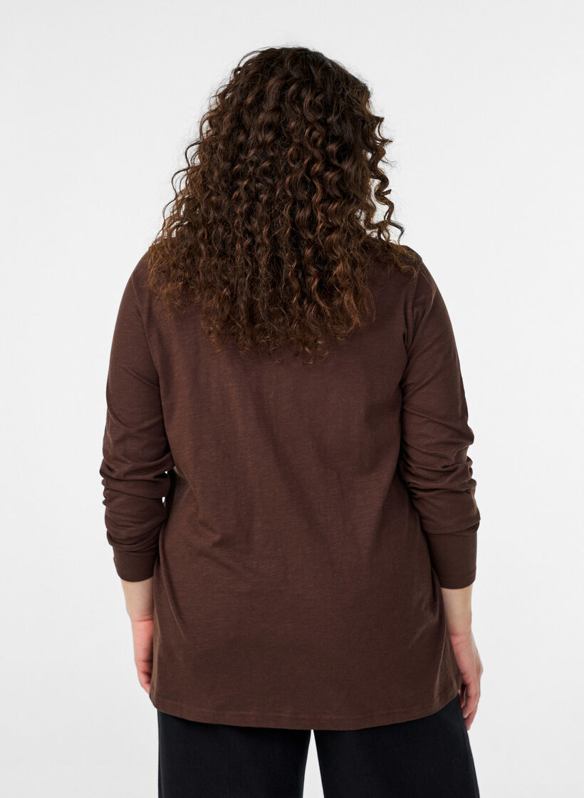 L&aring;ng&auml;rmad t-shirt med v-ringning och knappar, Brun, Model image number 2