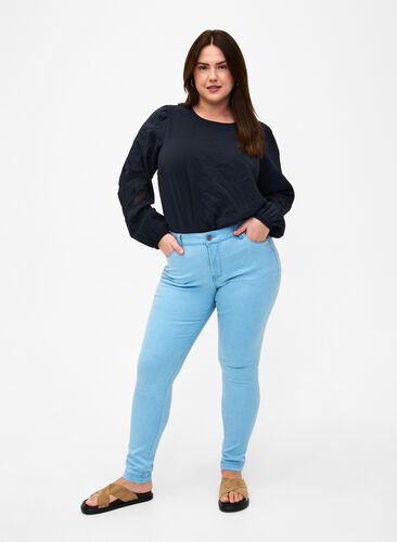 Viona jeans med normal midja, Ex Lt Blue, Model image number 0