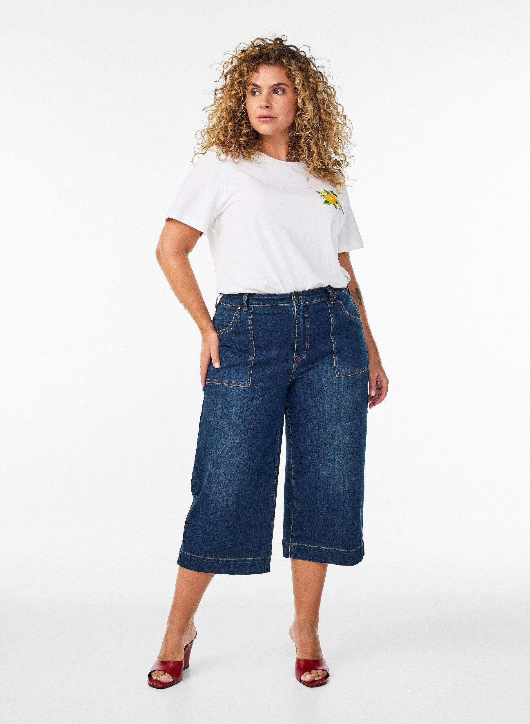 ZizziT-shirt i ekologisk bomull med citrustryck, Vit, Model image number 1