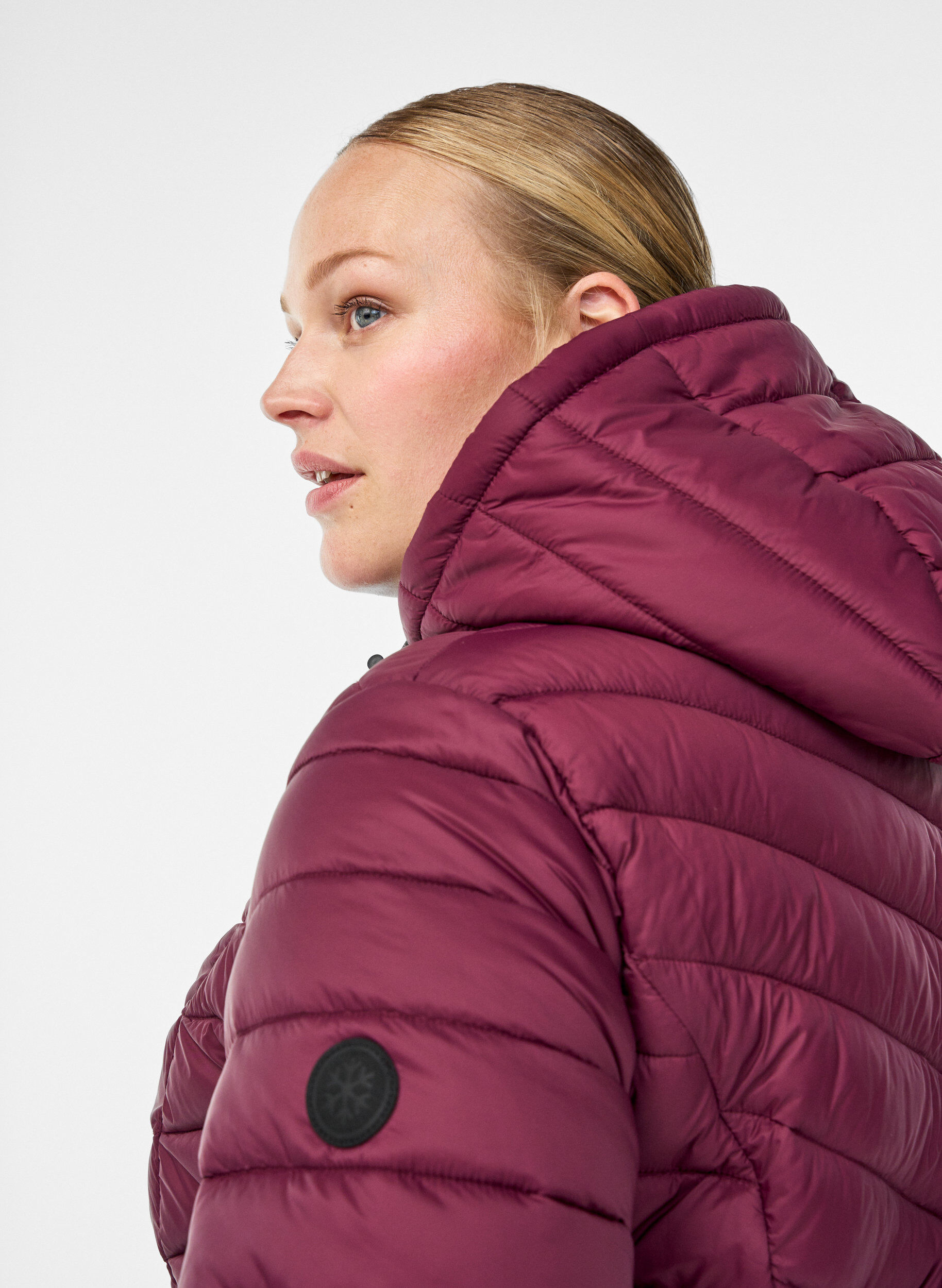 ZizziL&auml;ttviktsjacka med huva, M&ouml;rk Bordeaux, Model image number 3