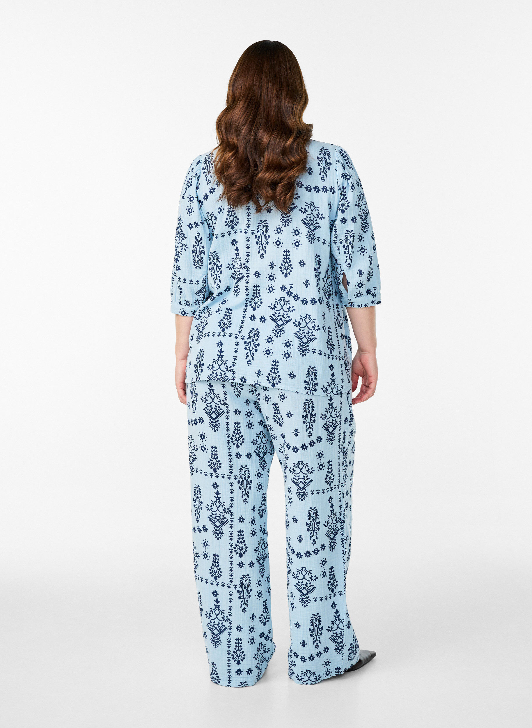 Zizzi Skjortblus med trekvarts&auml;rmar, Bl&aring;, Model image number 2