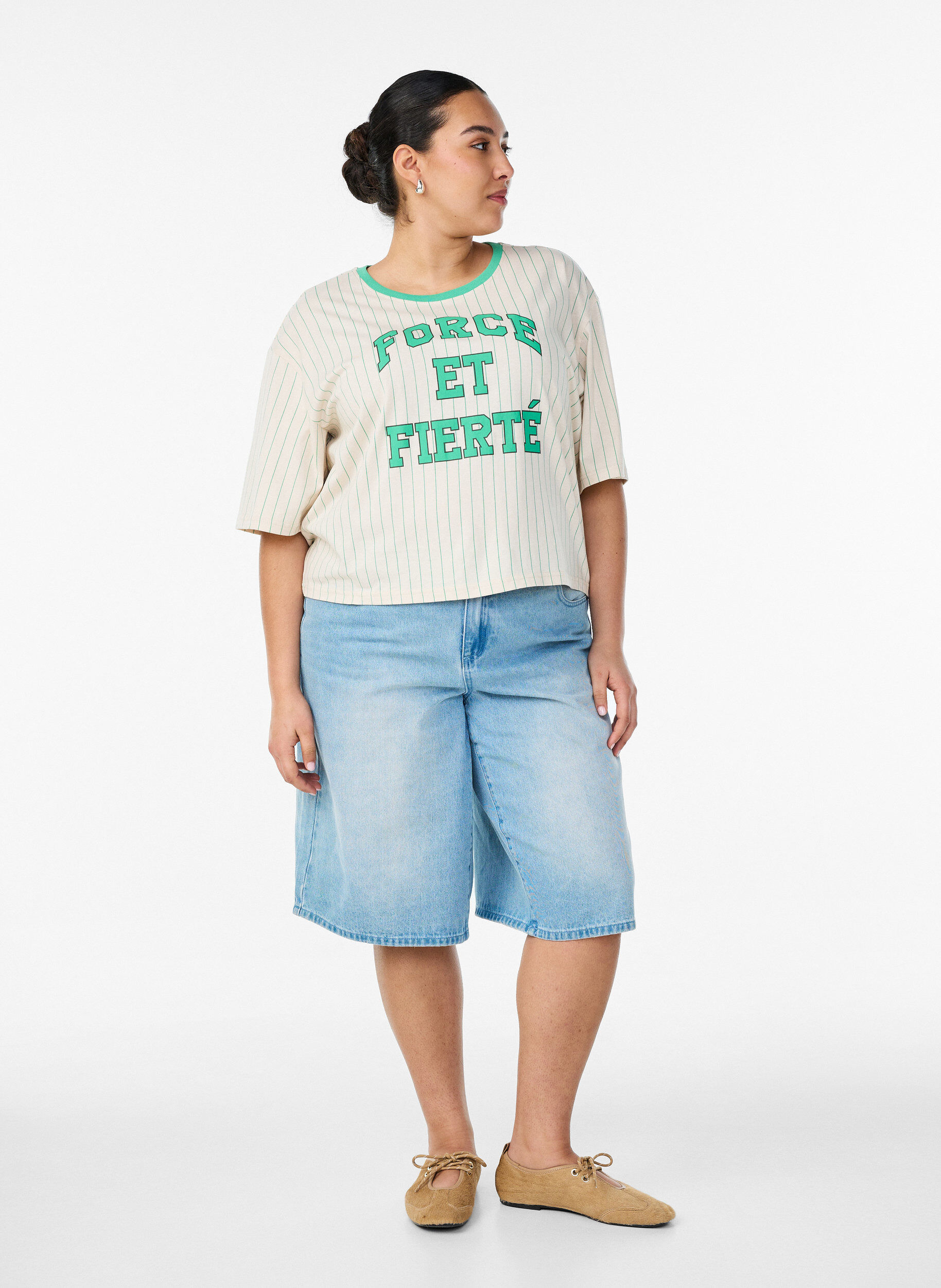 ZizziBoxig t-shirt med r&auml;nder och statement-tryck, Vanilla, Model image number 1