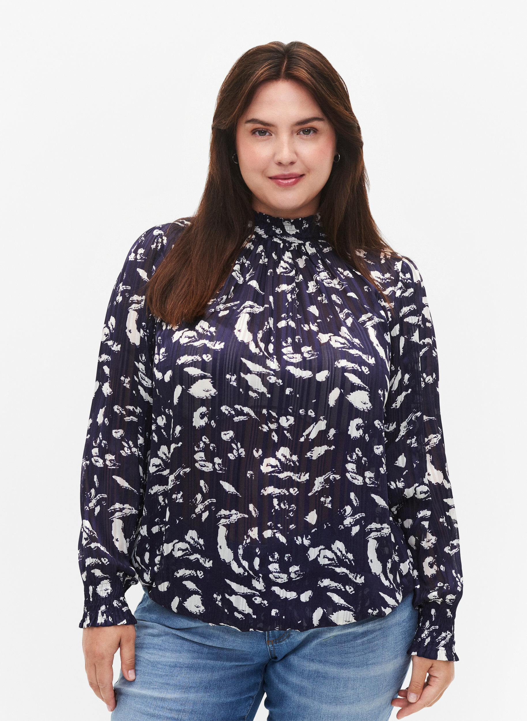 Zizzi M&ouml;nstrad blus med smock, Blue Leaf AOP, Model image number 0