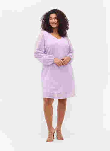 V-ringad klänning i spets med långa ärmar, Pastel Lilac, Model image number 3