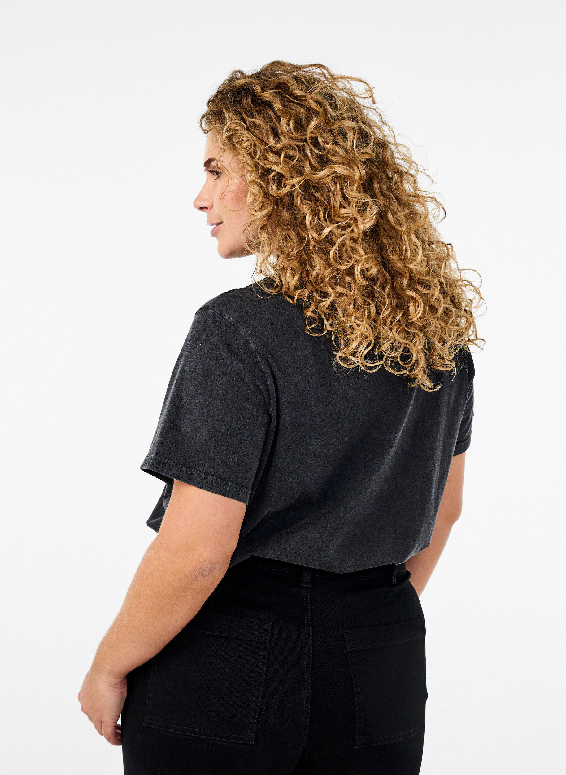 Zizzi T-shirt i ekologisk bomull med grafiskt tryck, Gr&aring;, Model image number 2