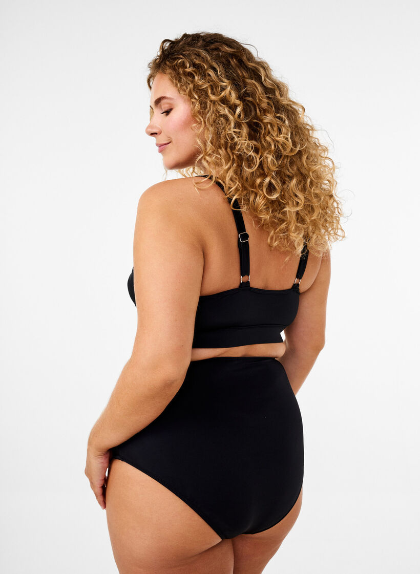 Bikinitopp med volanger och uttagbara inl&auml;gg, Svart, Model image number 2