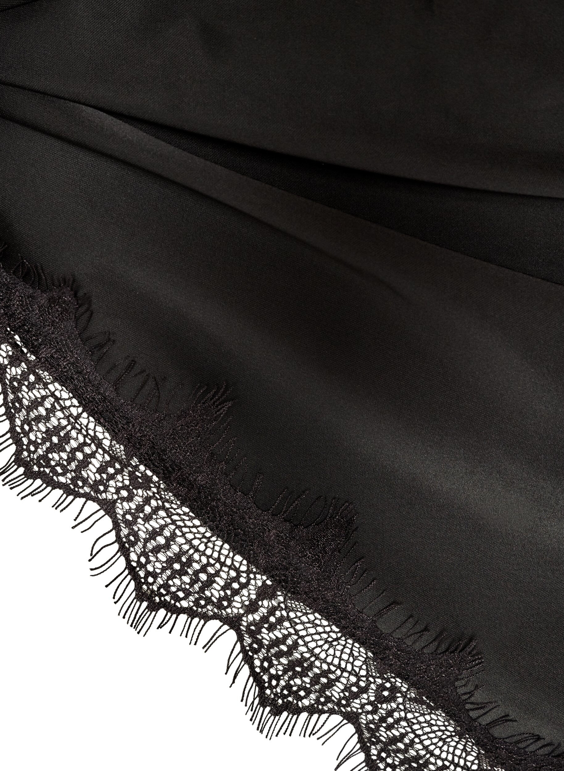 ZizziSjal i satin med spetskant, Svart, Packshot image number 2