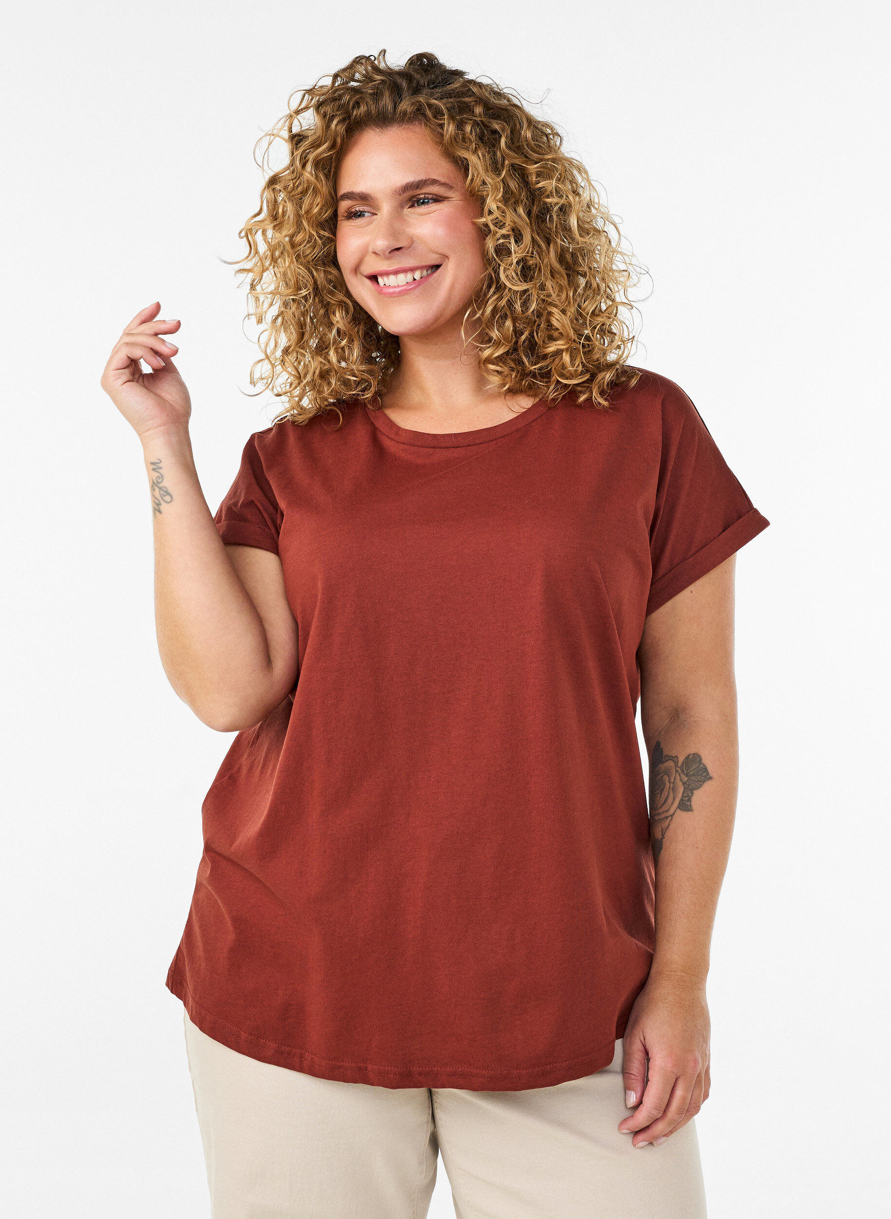 Kort&auml;rmad t-shirt i bomullsmix, R&ouml;d, Model