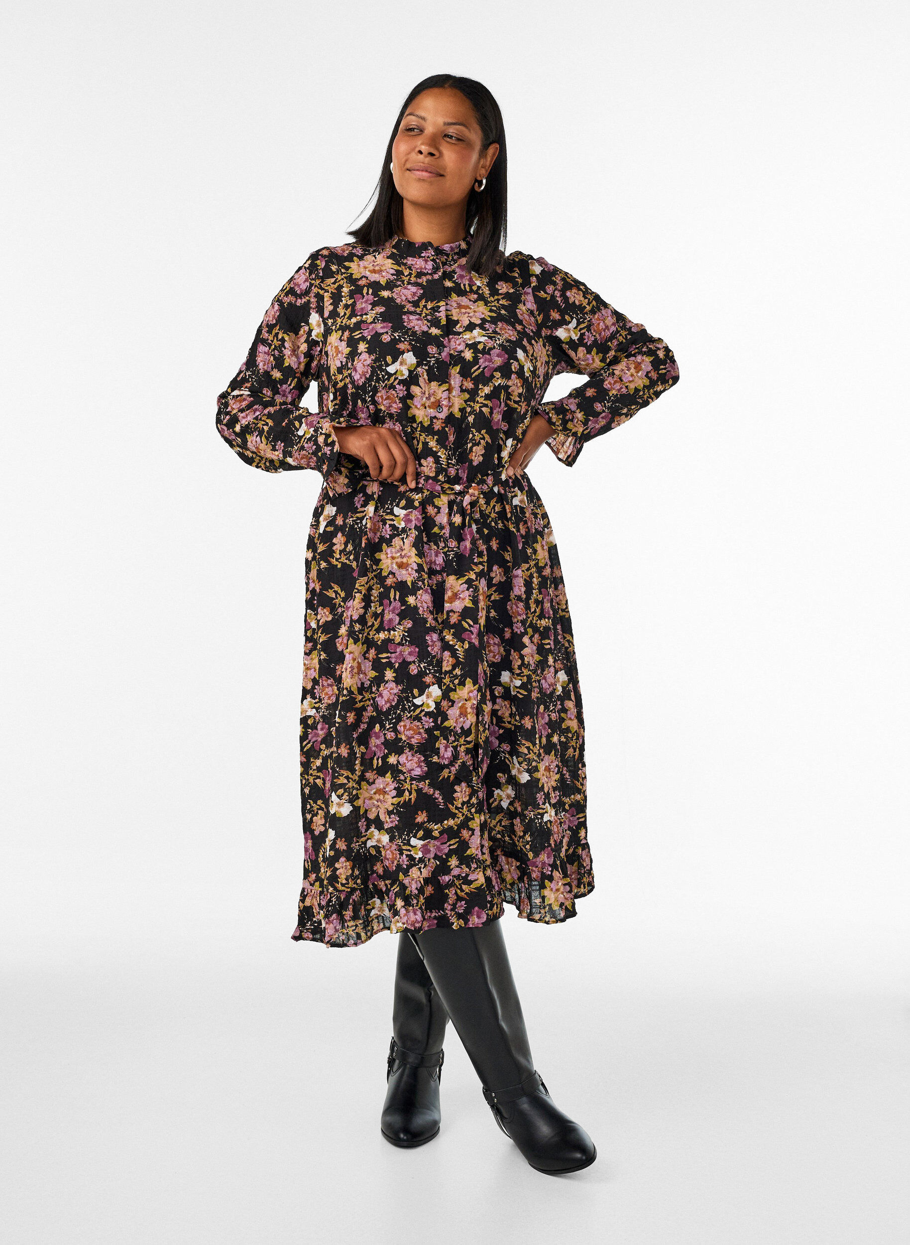 ZizziMidikl&auml;nning med blomm&ouml;nster och avtagbart knytsk&auml;rp, Svart, Model image number 1