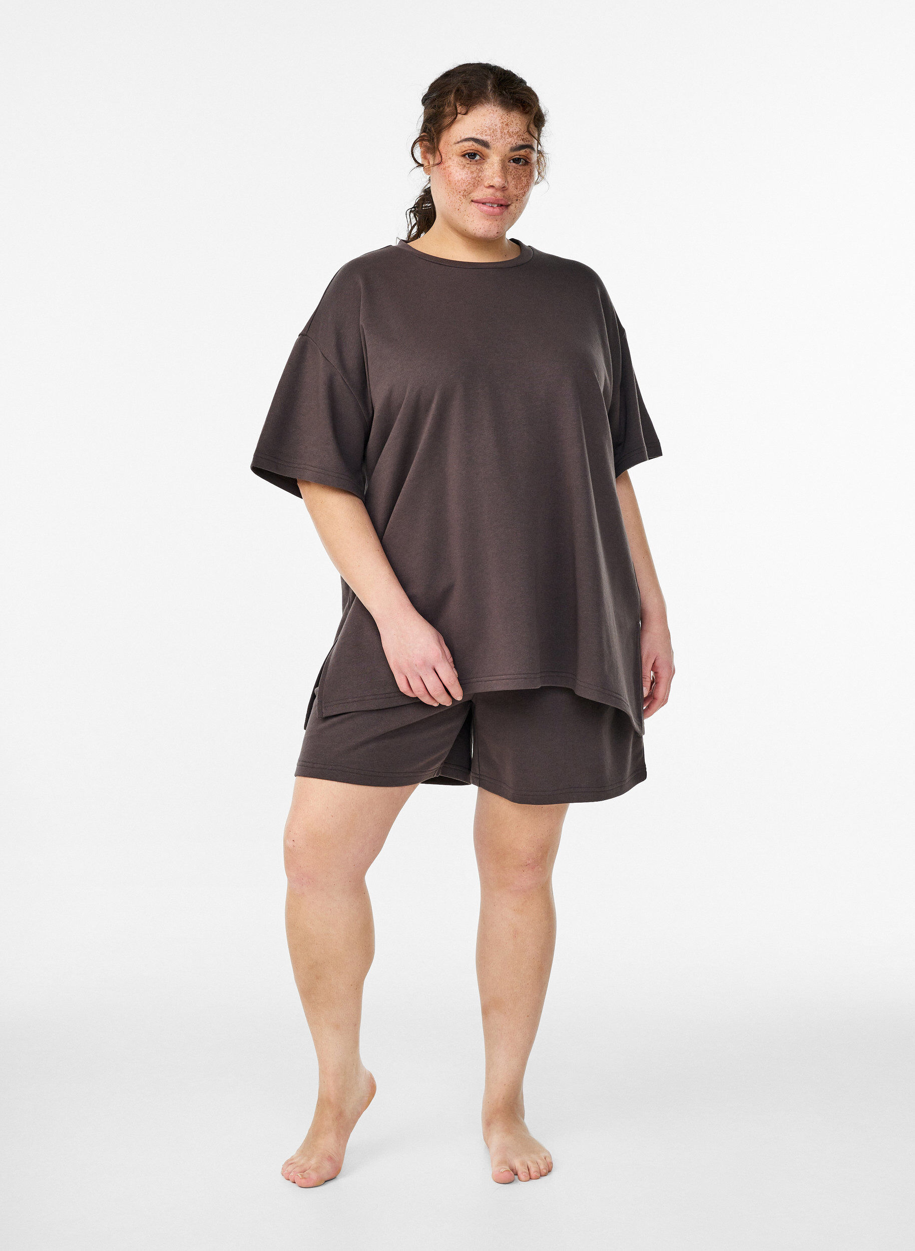 Zizzi Oversized t-shirt i sweatmaterial, Brun, Model image number 1