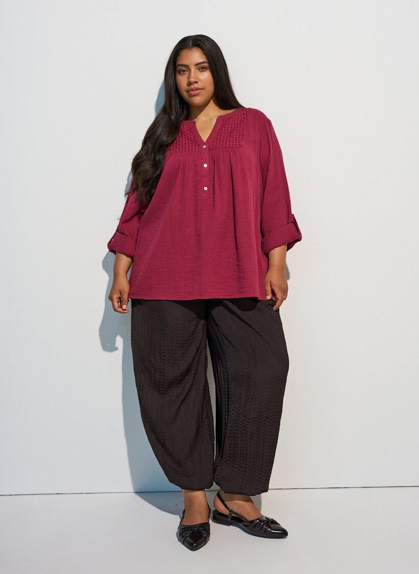Blus i bomullsmuslin med broderie anglaise, R&ouml;d, Model image number 1