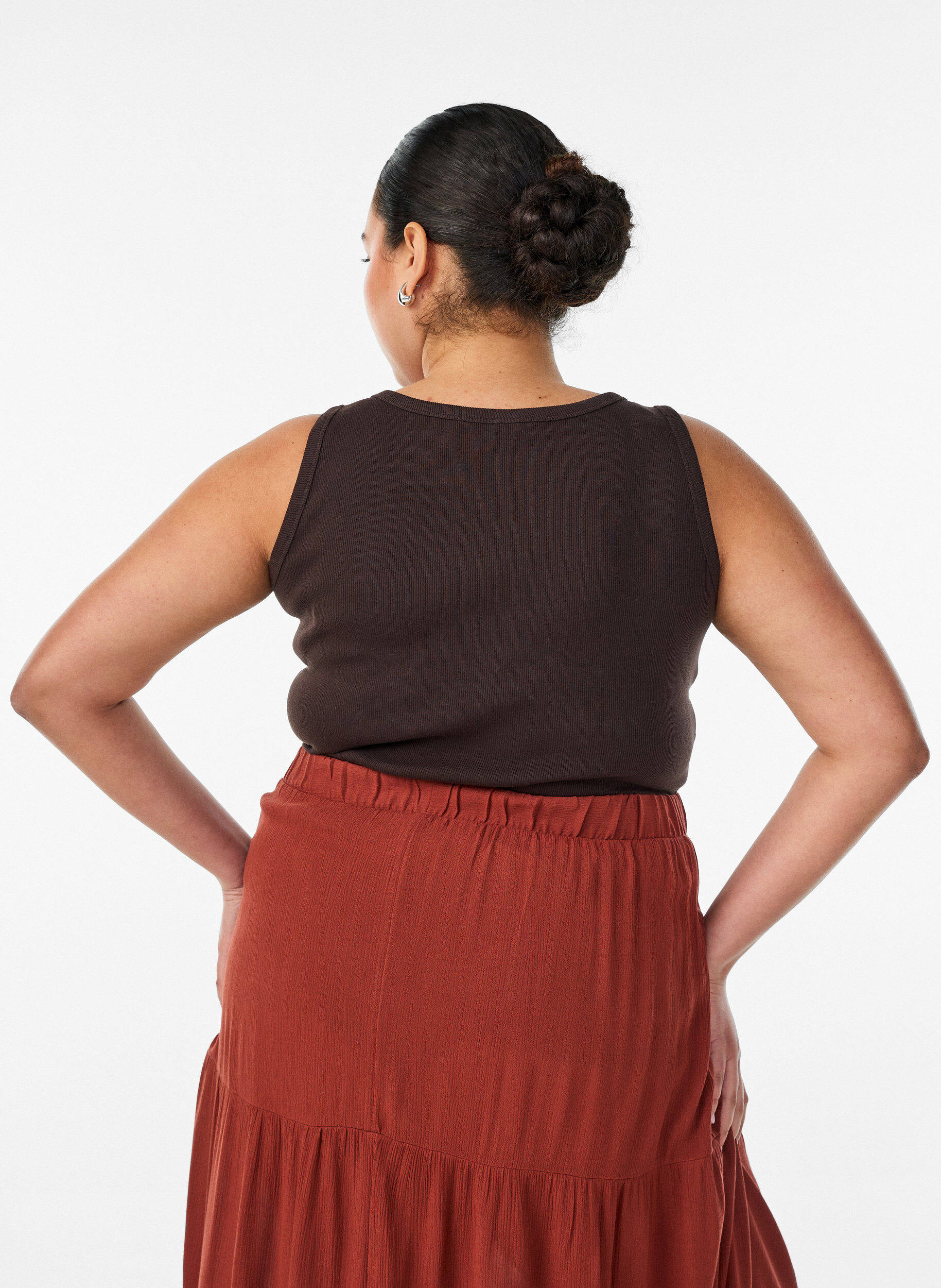 ZizziT&aring;tsittande topp med motiv, Brun, Model image number 2