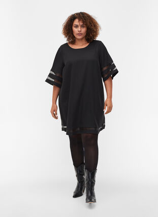 Kortärmad klänning med transparenta detaljer, Black, Model image number 2