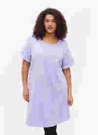 Sweatshirtklänning med korta ärmar och slits, Lavender, Model