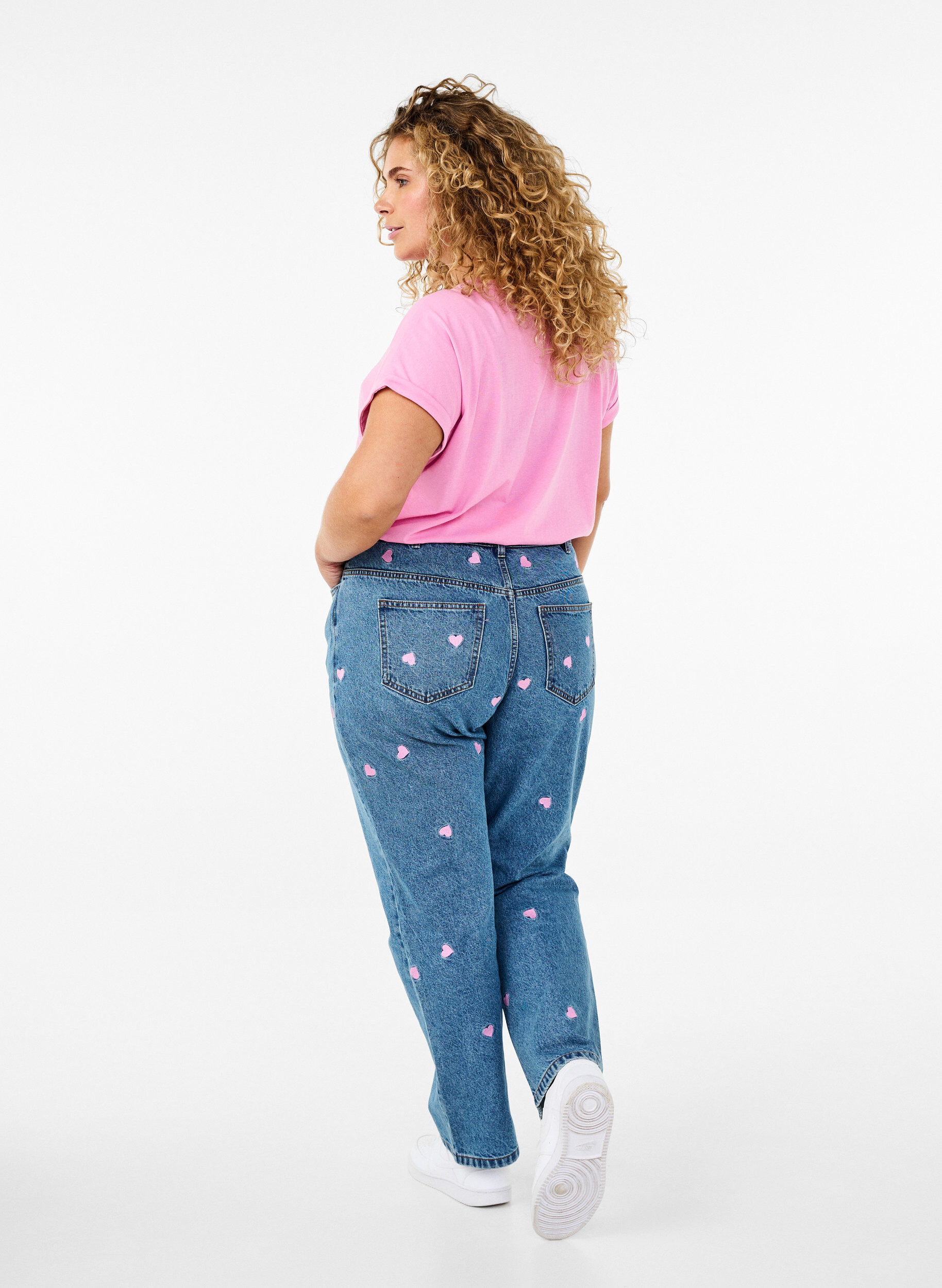 Zizzi Gemma jeans med hj&auml;rtan och h&ouml;g midja, Bl&aring;, Model image number 1