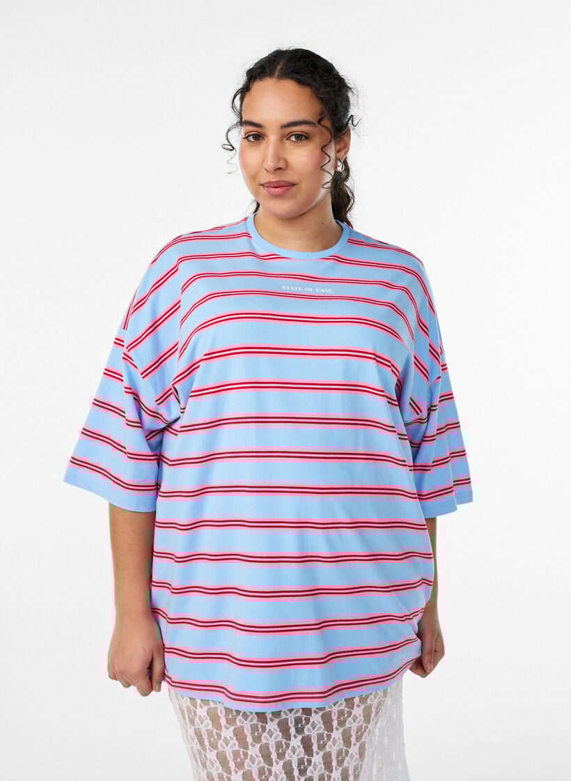 Oversize t-shirt med r&auml;nder och halvl&aring;nga &auml;rmar, Bl&aring;, Model image number 0
